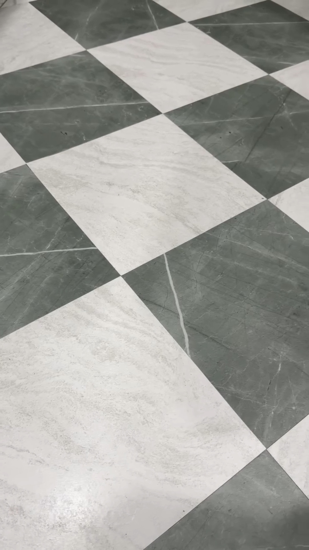 a simple way to elevate a space in the home 🫶🏼

Peel & stick floor tiles: @chrislovesjulia 

#homereno #homedesign #kitchenmakeover #fyp #redesign