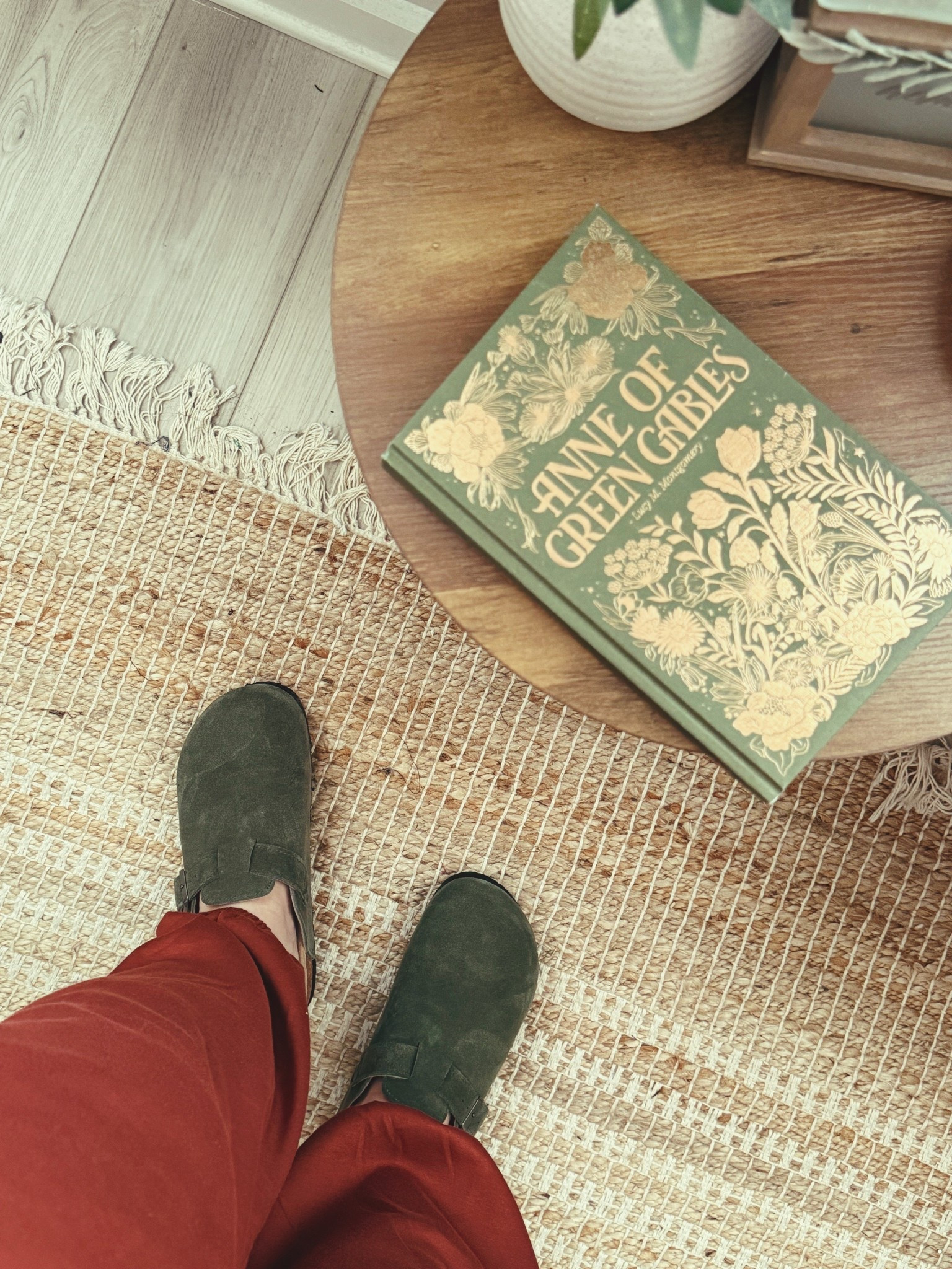 In love with my new green suede clogs. Great arch support - been wearing them for the last two days non stop - thanks @Fitory #gifted

#LTKPlusSize #LTKSeasonal