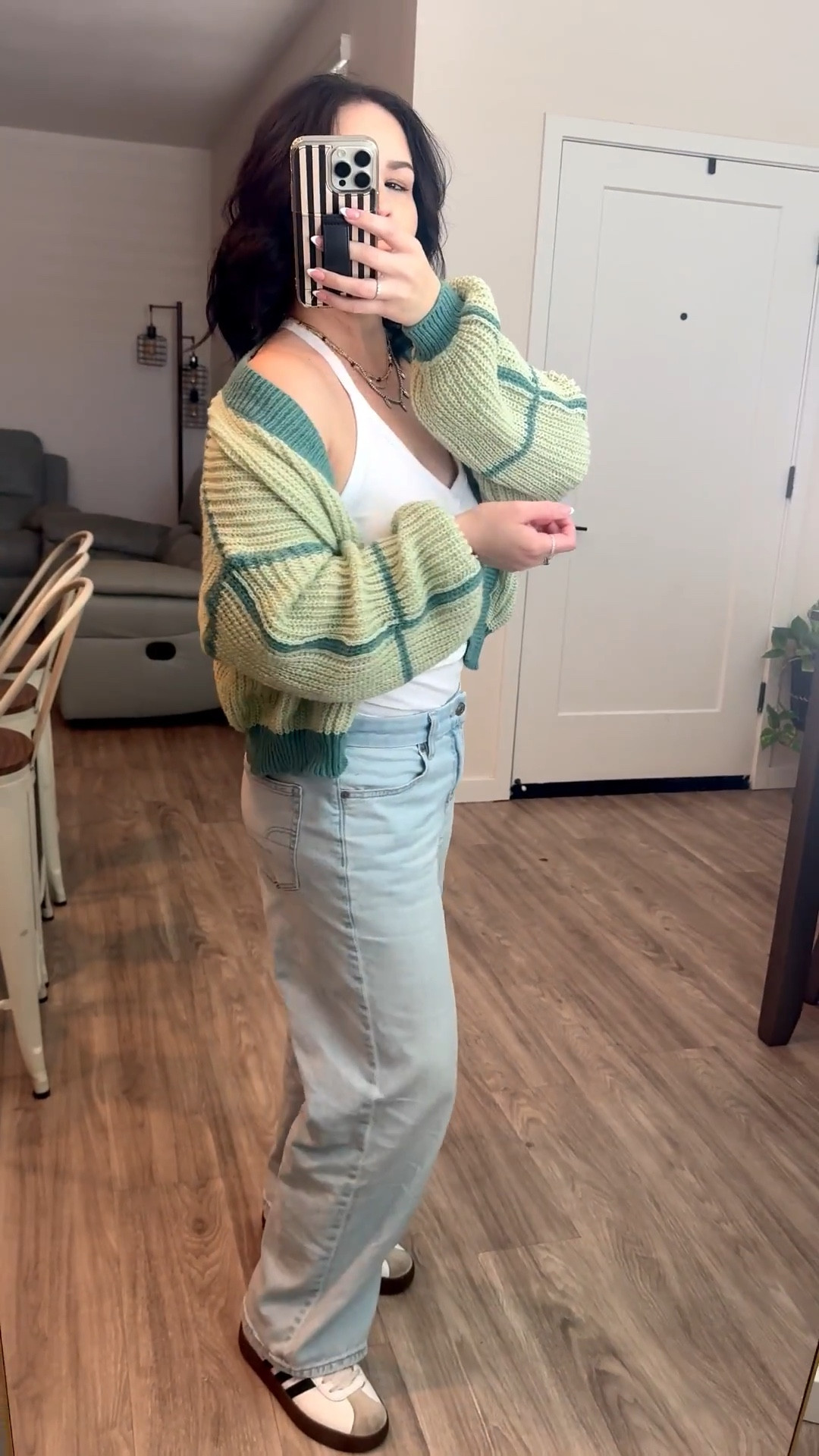 Obsessed with this cardi 💚#ootd 

#LTKdayinmylife #LTKSpringSale #LTKgrwm