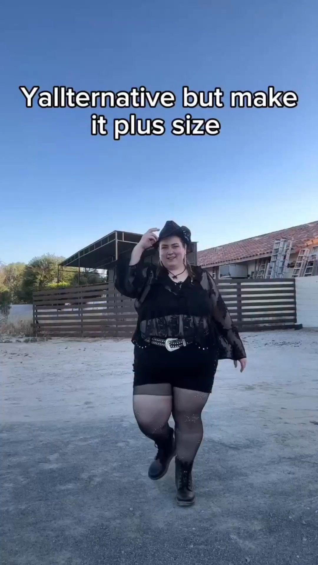 Would you believe me if I said I was an emo kid growing up but I’ve lived in Tennessee most of my life soooo it was inevitable that I had a lot of country and emo / punk playlists 😂 I don’t dress alternative much anymore buttttt I can still throw a fit. Comment KIMMY and I’ll send you the outfit details!