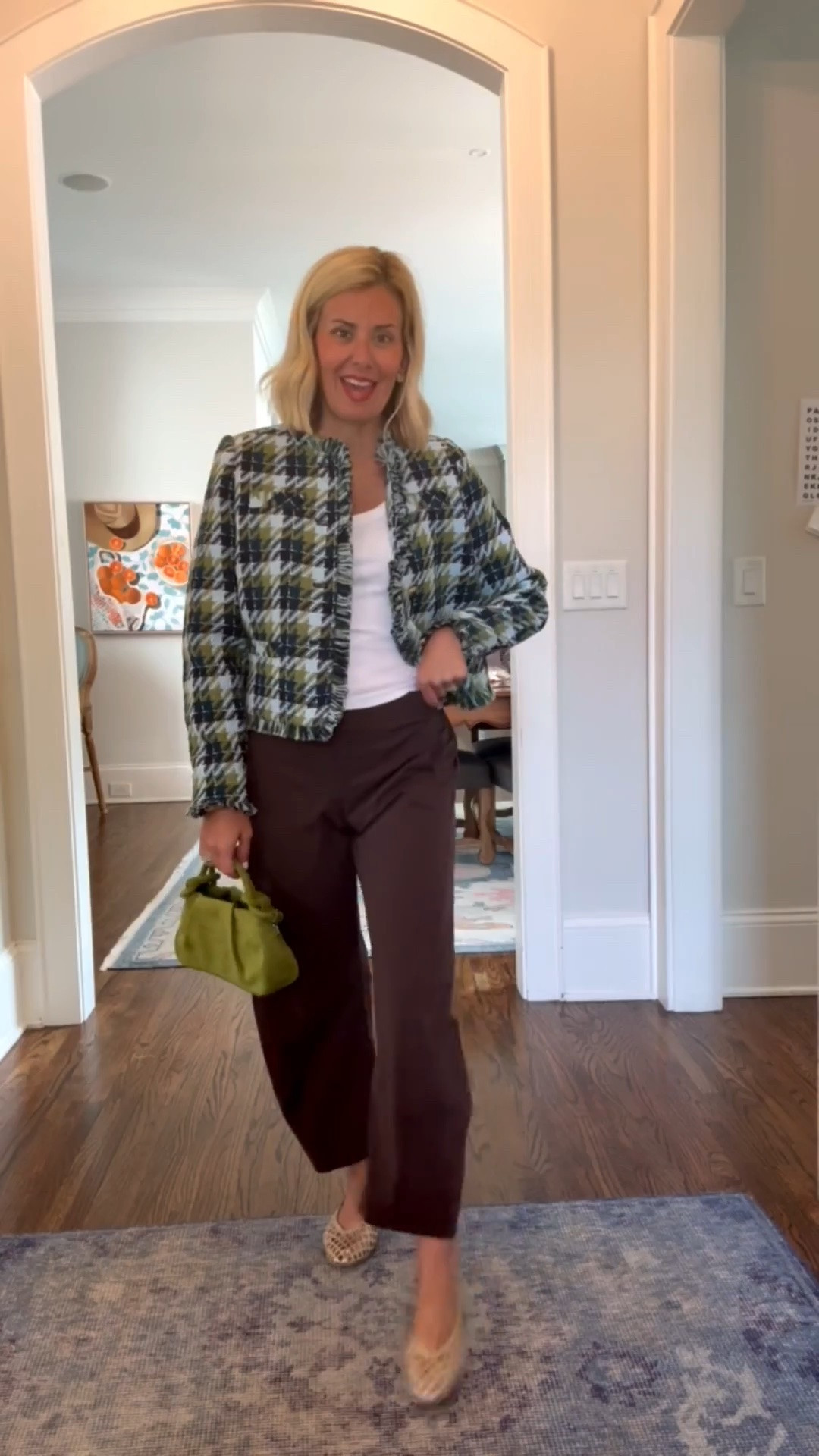 I’m looking for ways to wear these new Ruti pants! Styling them all the ways!

Tank - xs
Jacket - xs
Pants - 4P
Flats - 7.5 (sized 1/2 down)

Code Catherine20 at Allie + Bess