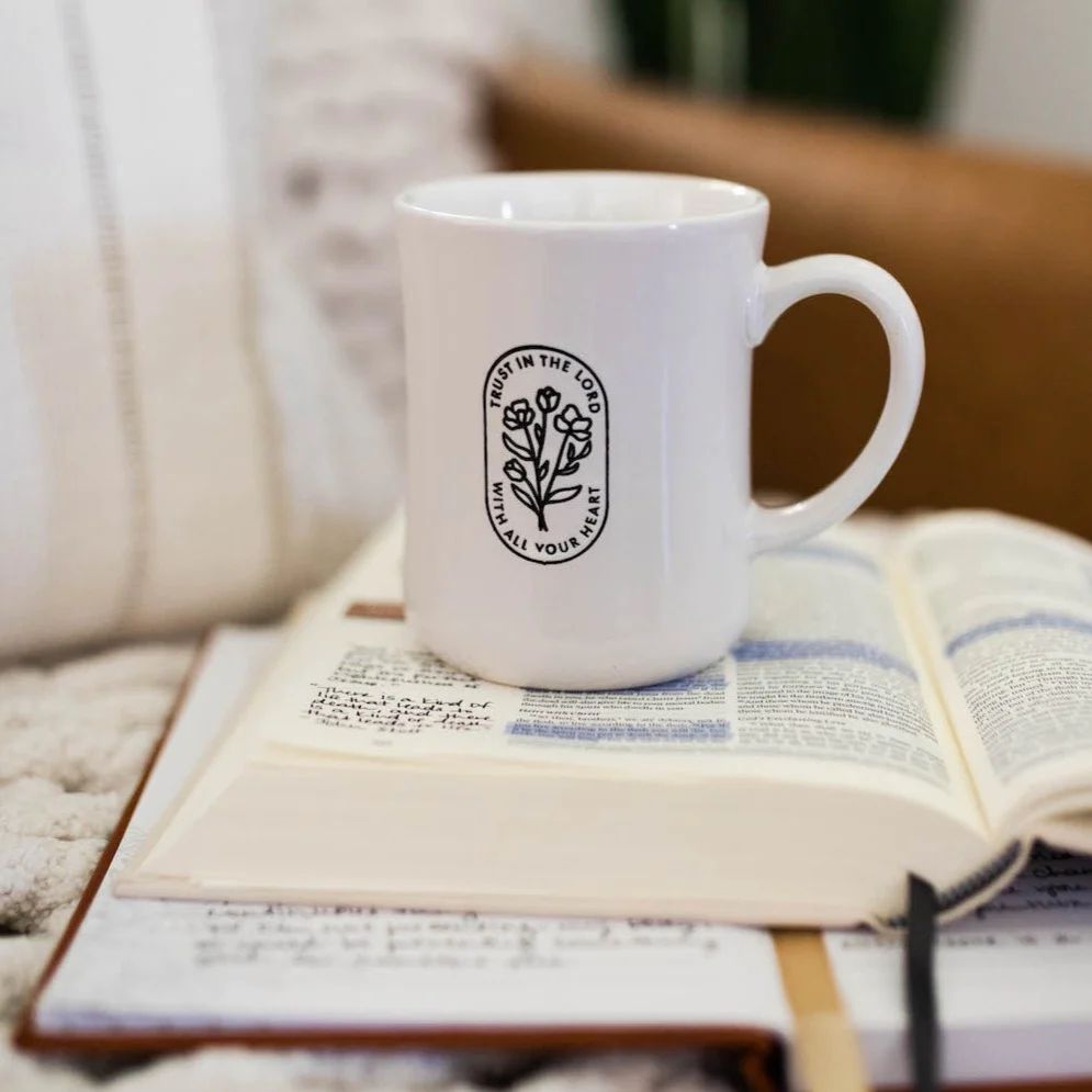 Trust in the Lord Oval Mug | TDGC | The Daily Grace Co.