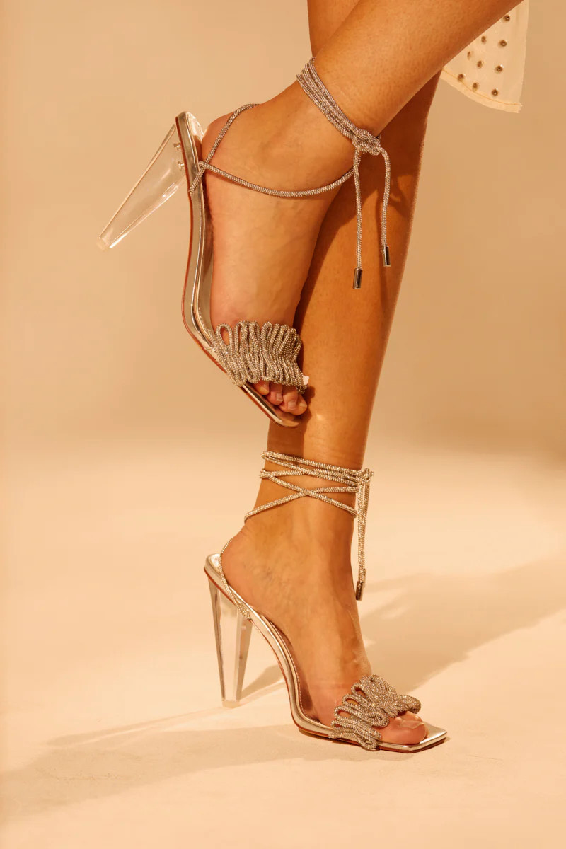 AKIRA Azalea Wang Bayleaf Silver Lucite Heel Sandal | Size 7 | AKIRA