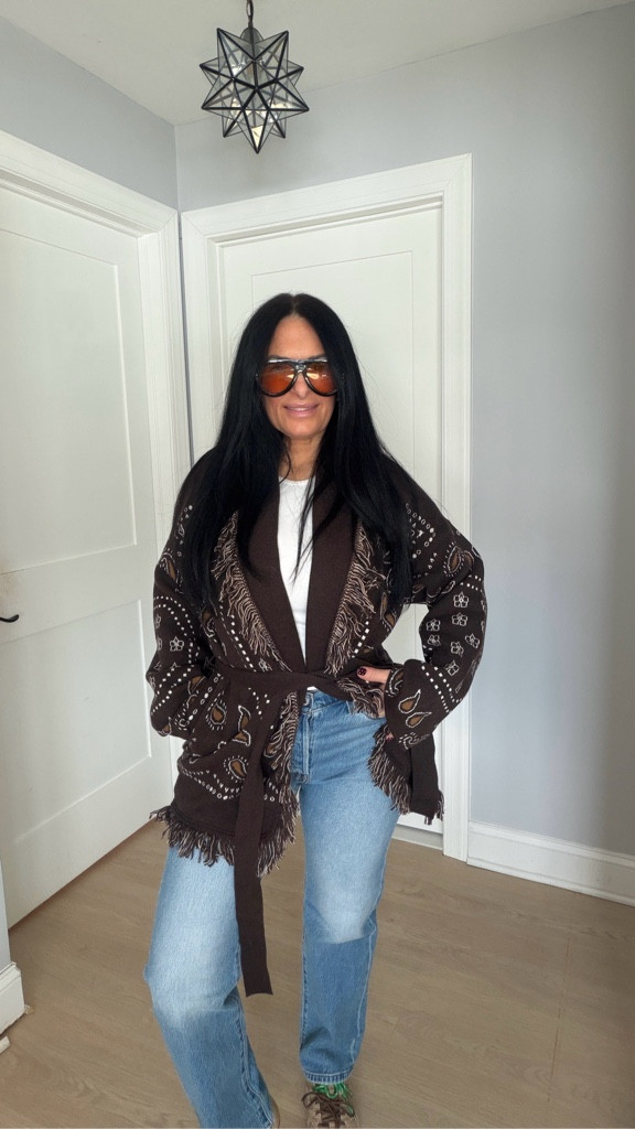 This @Gap cardigan omg!! #gap #cardigan

#LTKOver40 #LTKootd