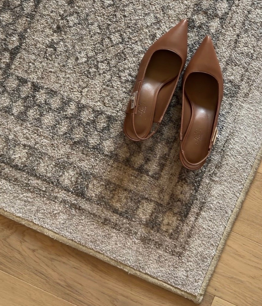 Linked my rug here. 

#classicstyle
#springoutfit
#houseoutfit
#springstyle
#ootd

#LTKgrwm #LTKHome #LTKWorkwear