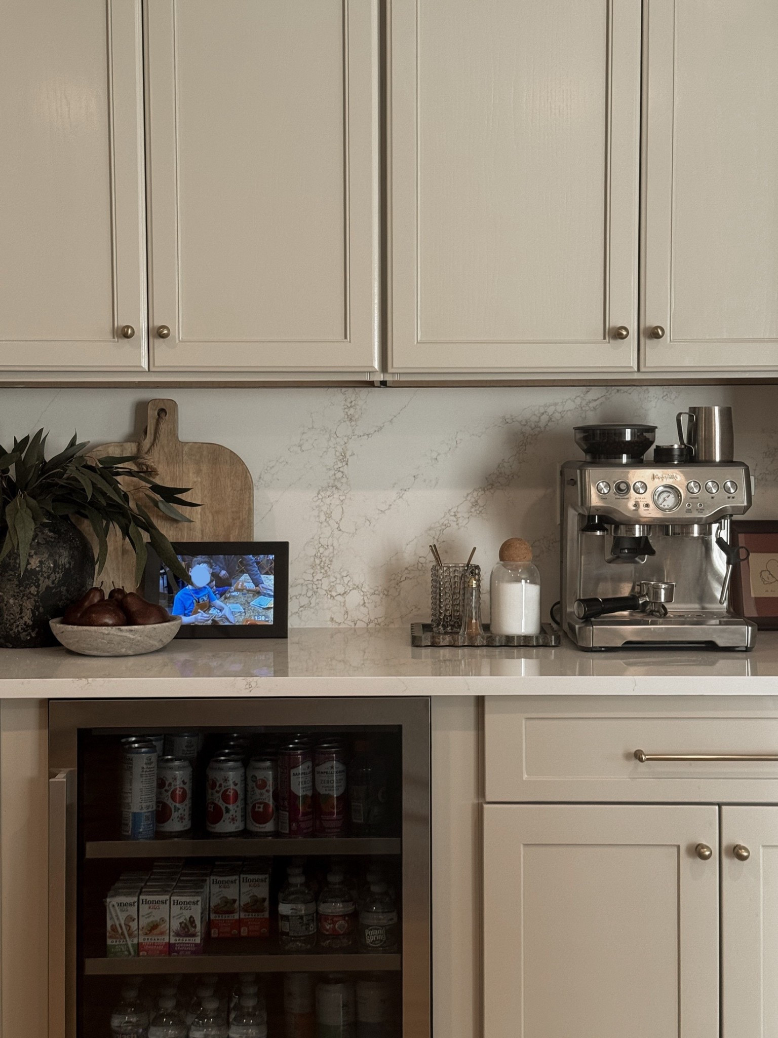 Kitchen decor, kitchen countertop decor, kitchen countertop styling, espresso machine decor, coffee bar decor, mini fridge, coffee station styling

#LTKHome #LTKselfcare #LTKmorningroutine