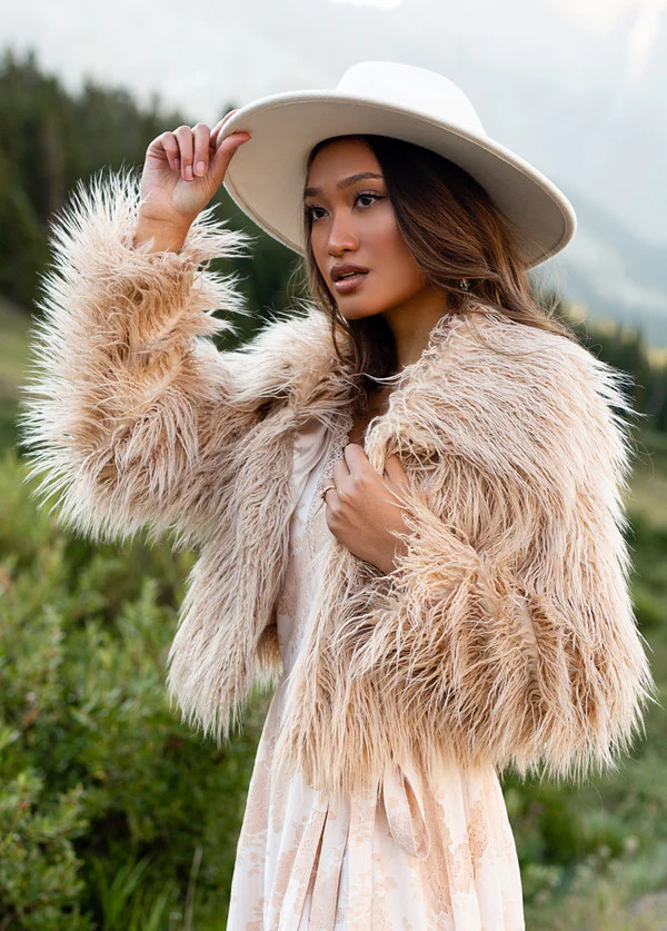 Gladys Fur Coat in Light Tan | Joyfolie