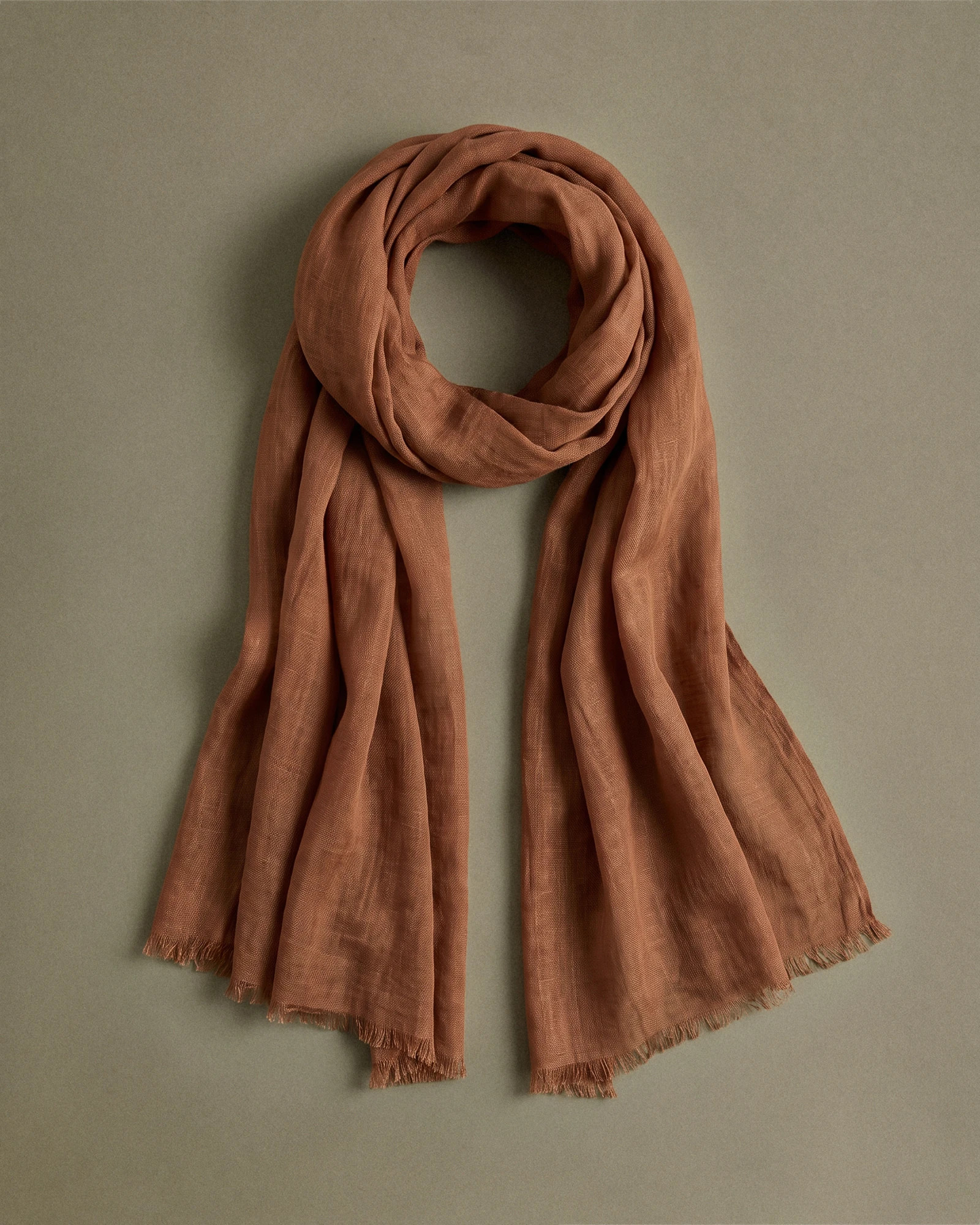 Quince | Women's 100% European Linen Scarf in Beige | Quince