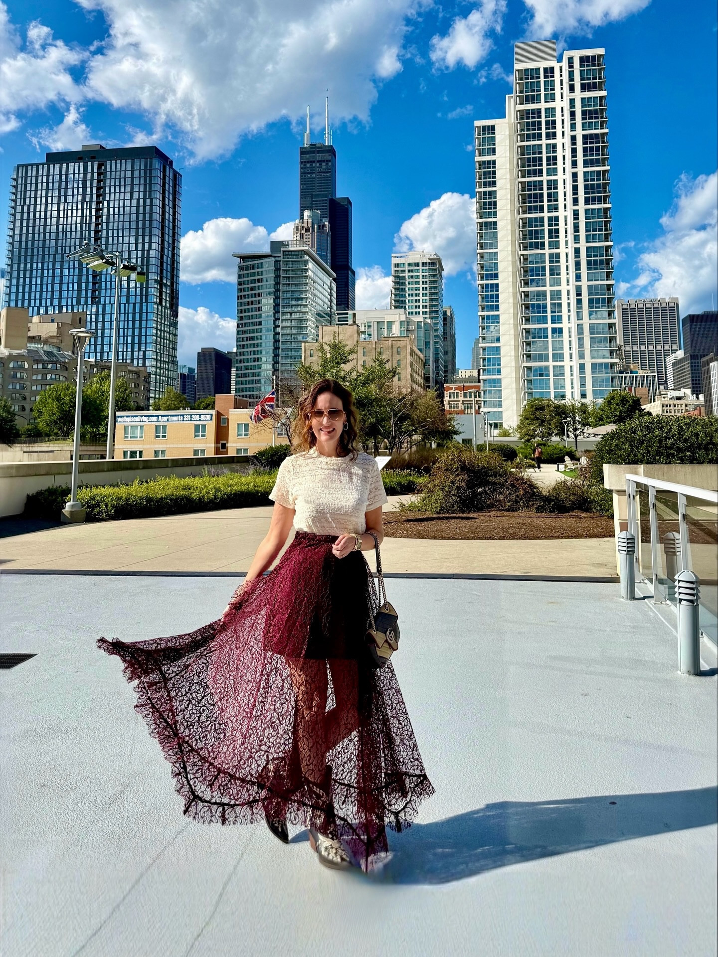Downtown or down on the farm… @vici always fits the vibe. 🌆🌸 Versatile, stylish and so easy to wear anywhere! 

Comment SHOP for links sent straight to you via DM! 

.

.

.

#vici #vicidolls #chicago #southloopchicago #chicagoinfluencer #midwestisbest #midwestmoments