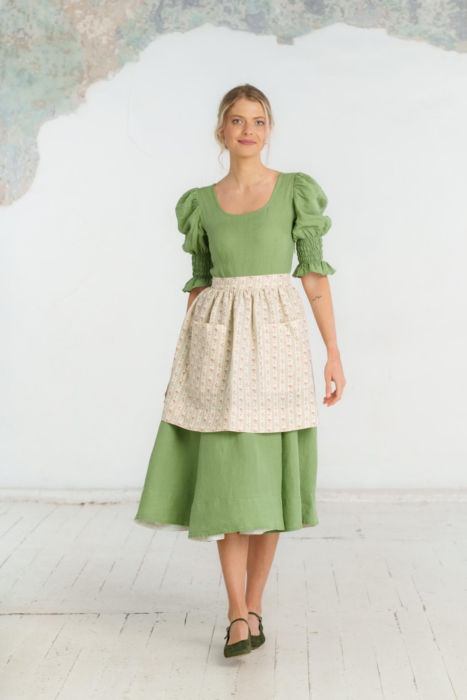 FLORAL HALF APRON | Short Kitchen Apron With Pockets, Linen Accessories, Best Gift for Mom, Waist... | Etsy (US)