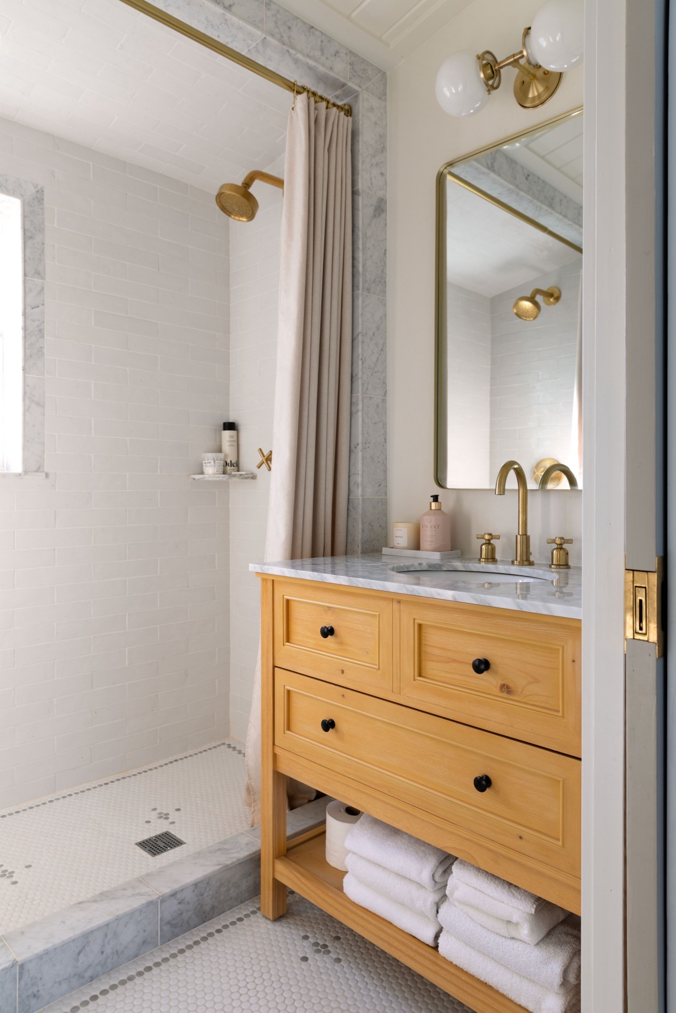 A cute little bathroom at #thepoplarcottage 

#LTKHome