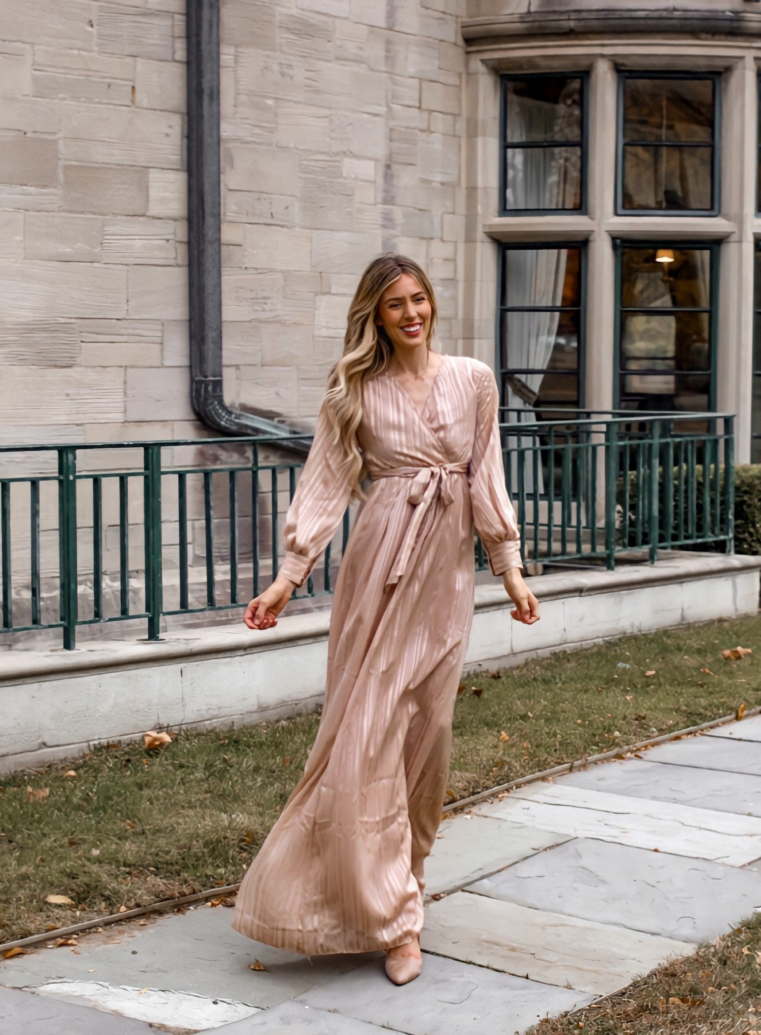 Perfect fall to winter dress 

#LTKSeasonal #LTKsalealert #LTKHoliday