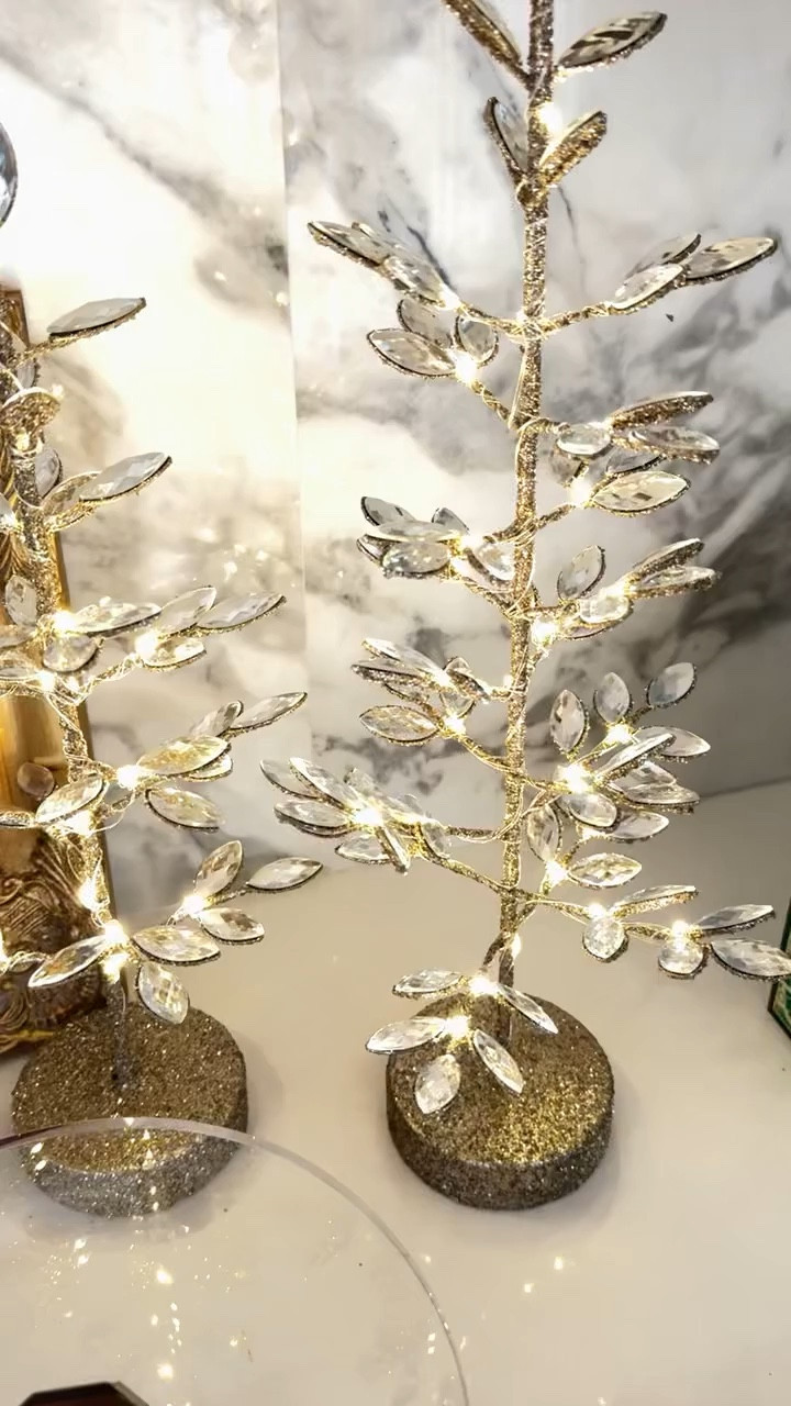 One of my absolute favorite Christmas decor pieces this year!!



Christmas decorations, Christmas decor, holiday decor, Christmas tree

#LTKHoliday #LTKHome #LTKSeasonal