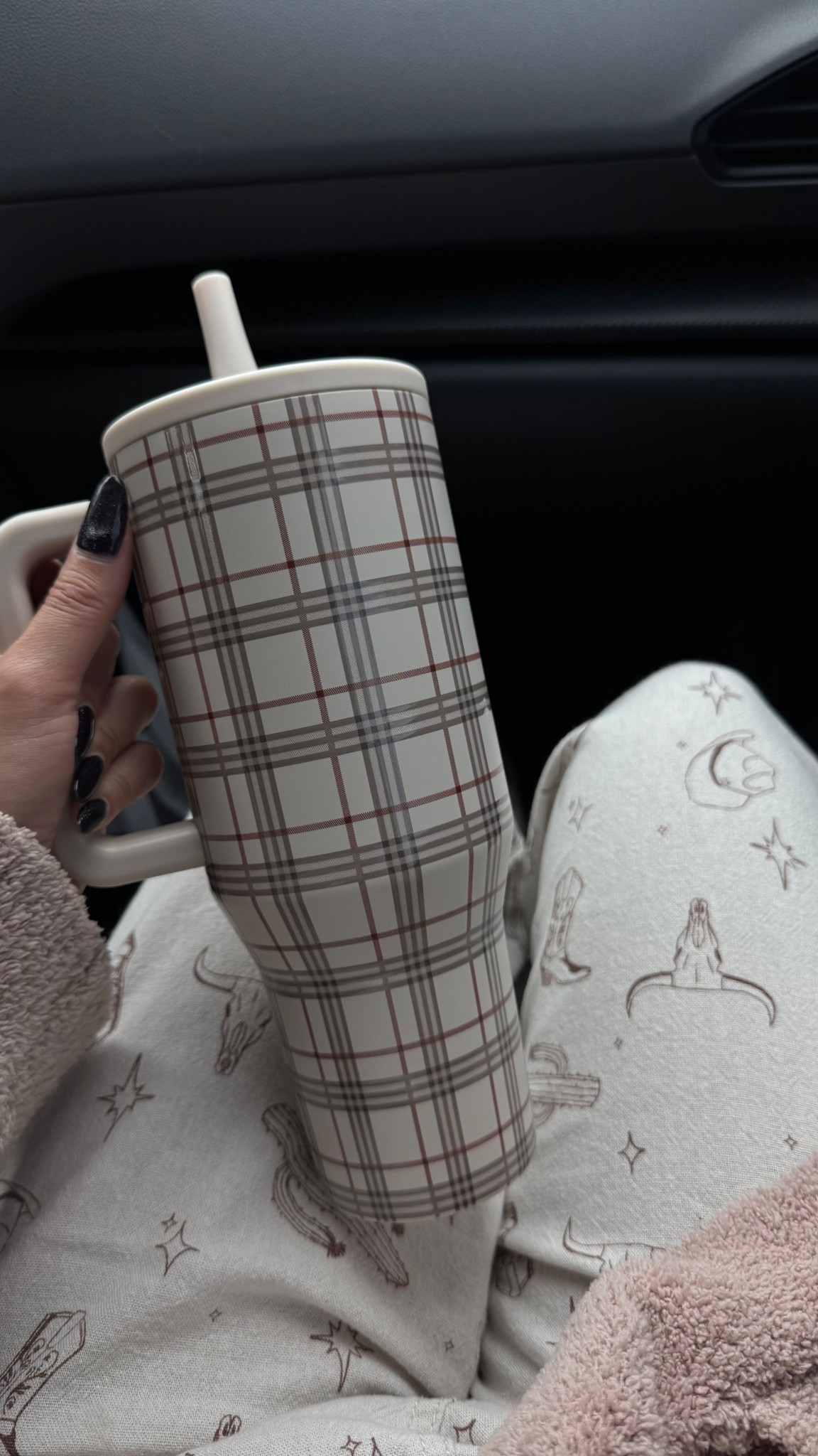 Cozy season essentials 🤍 Nothing like sipping from my favorite plaid tumbler on chilly mornings. It keeps my drink warm and looks adorable with any fall outfit or loungewear moment. 

#LTKhome #LTKfinds #LTKunder50 #AmazonHome #CozyVibes #FallFavorites #LTKstyle


#LTKGiftGuide #LTKHoliday #LTKSeasonal