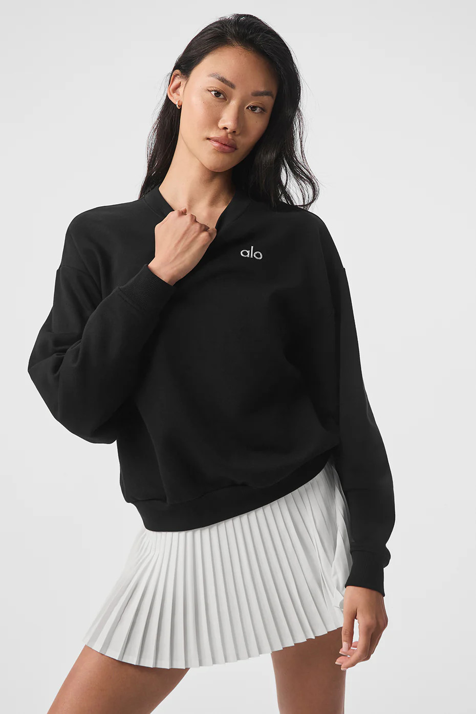 Cropped Accolade Crewneck - Black | Alo Yoga (US)