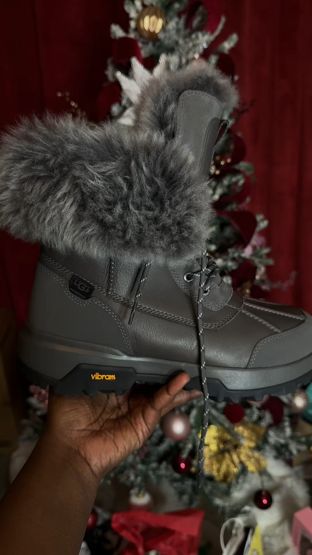 I’m in love with the 25th anniversary Ugg Adirondack iii snow boots. The fur is thick soft and warm!! These are our new fav winter boots.



#LTKgrwm #LTKootd #LTKSeasonal