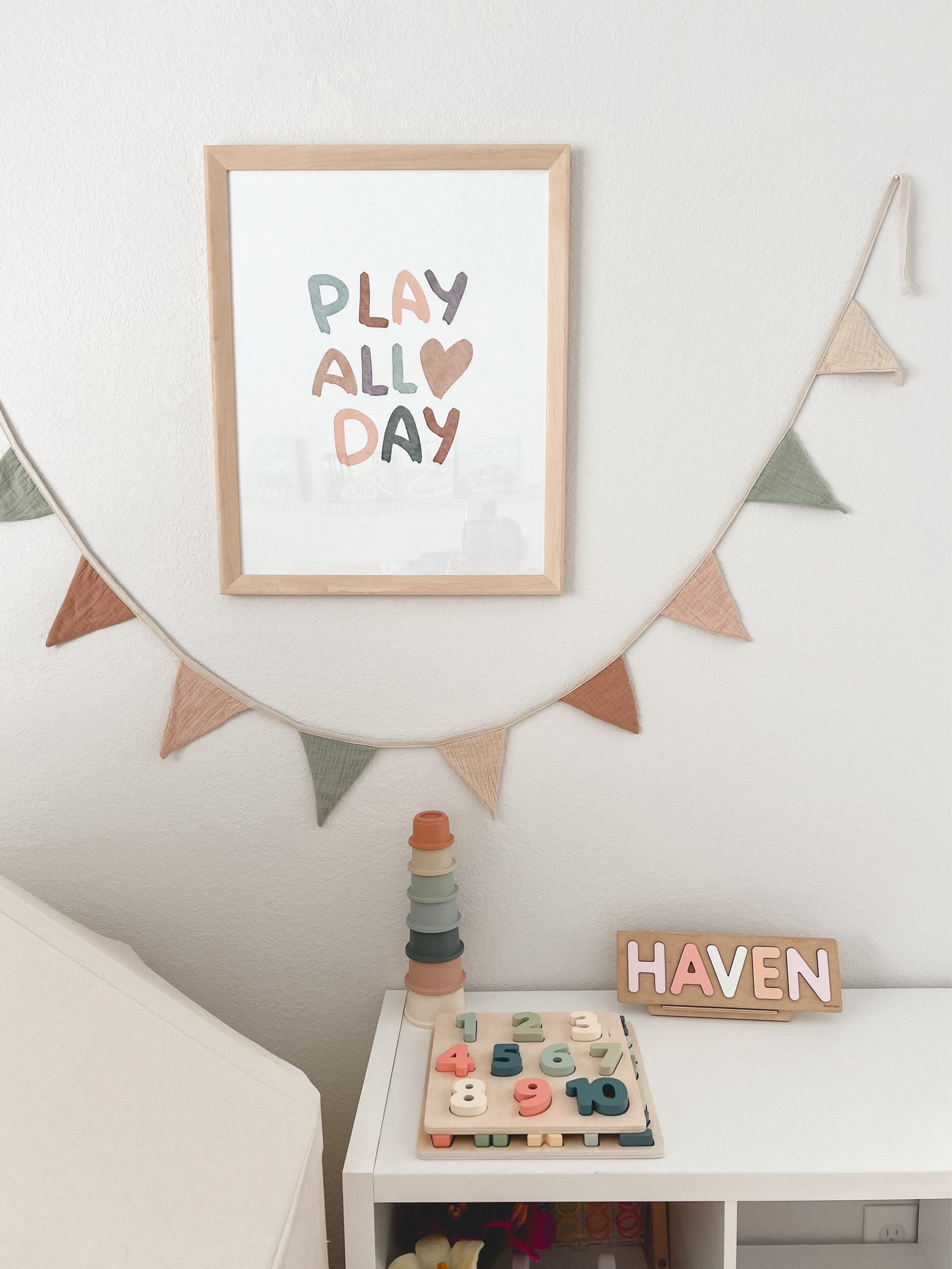 Playroom 🧸💛

mushie / Etsy download art / name puzzle / alphabet puzzle / number puzzle / stacking cups / bunting / playroom art

#LTKKids #LTKBaby #LTKHome