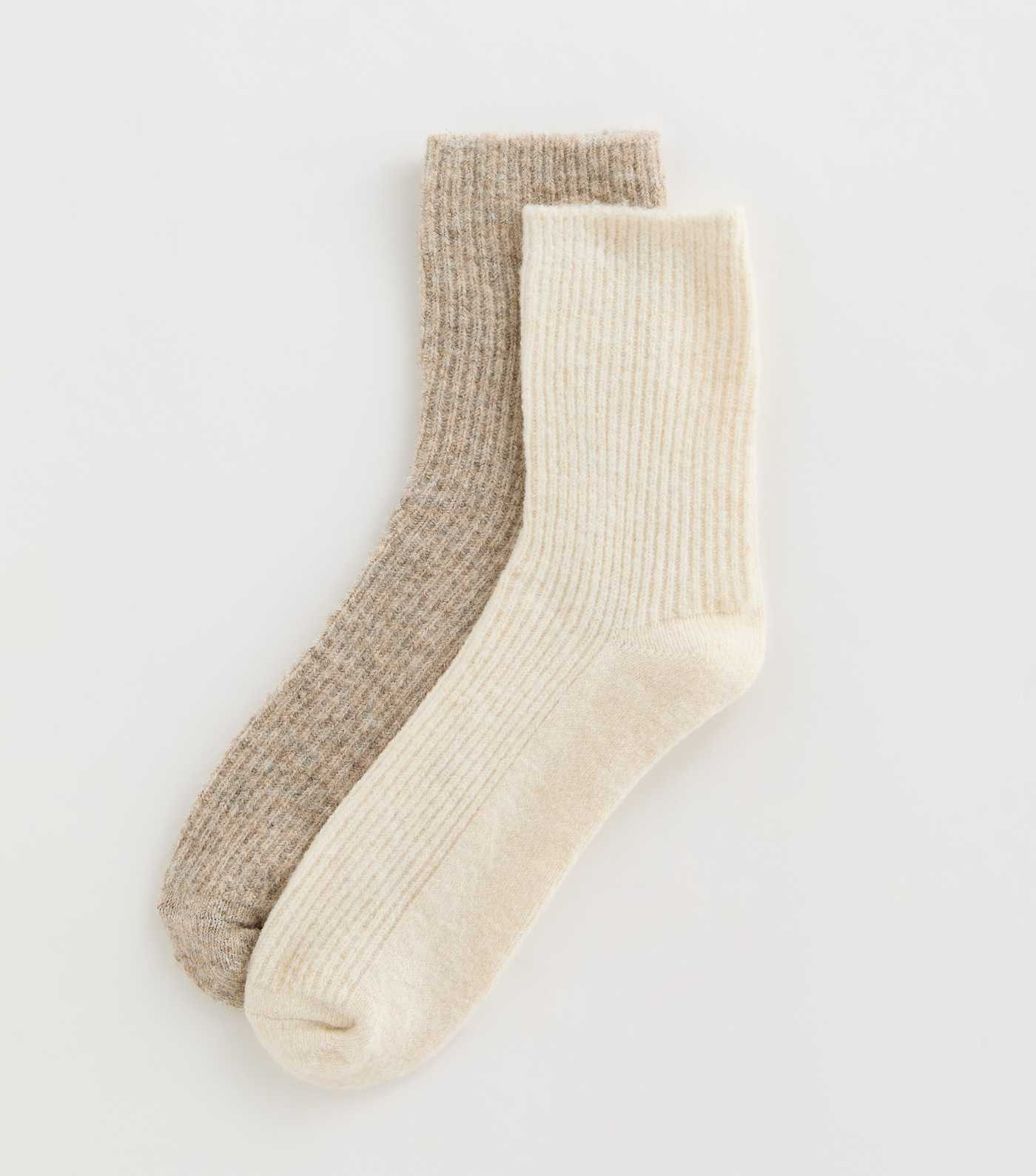 Pack of 2 Oatmeal and Cream Knit Ribbed Ankle Socks | New Look | New Look (UK)