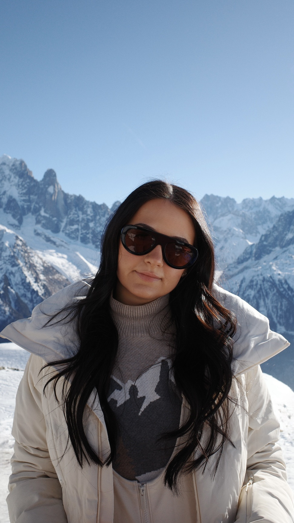 finding this alp'n rock sweater on thredup for $50 will go down in history but after wearing it on the slopes I can confirm its super warm and will probably check out their new full price styles when it comes time for my next ski trip.... wearing a medium here 

 