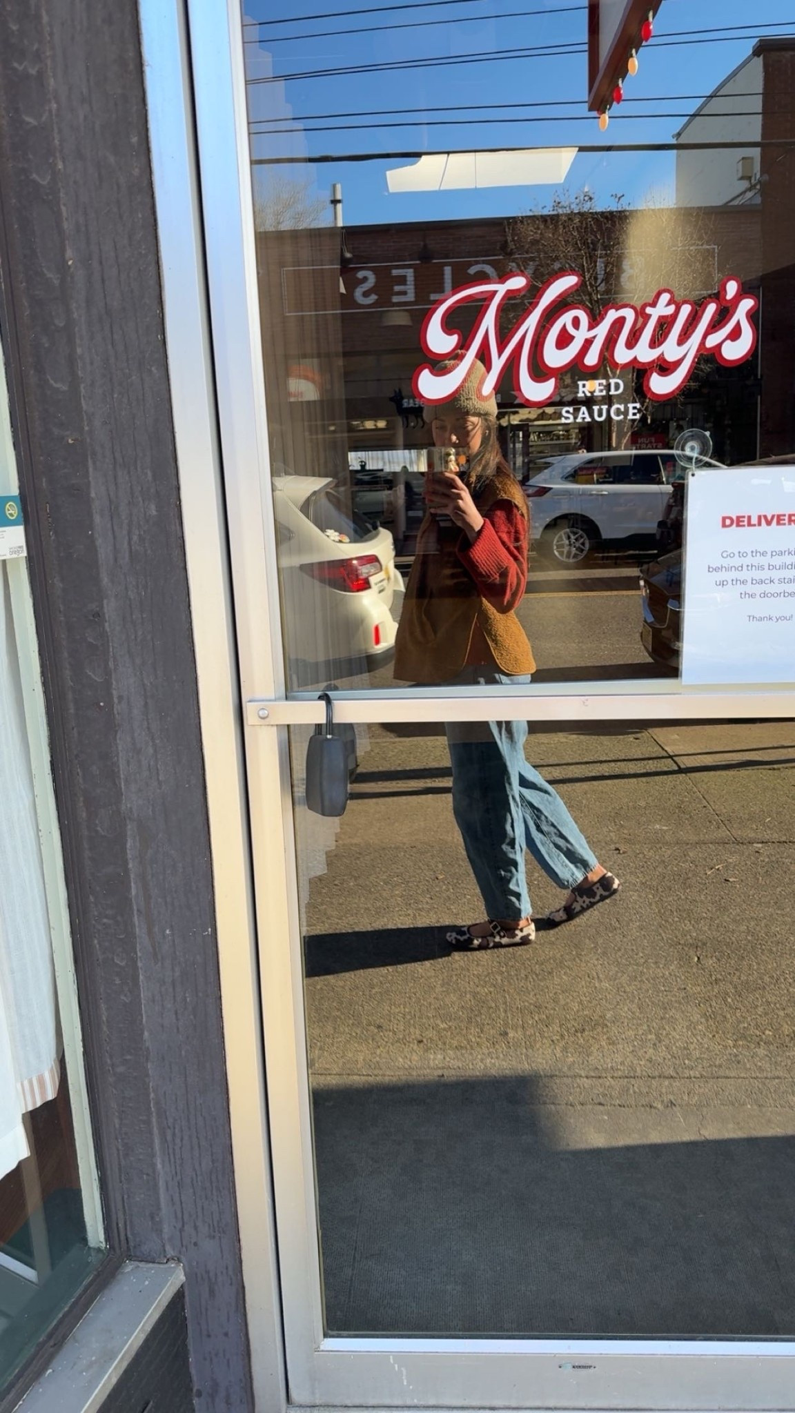 Portland city stroll!🍂☀️🫶
Explored the city with family and stayed cozy in my newest Free People thrift & my new favorite Mary Janes!