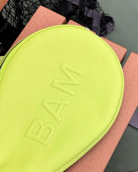 In love with this racquet case. Comes in 4 other colors 💚