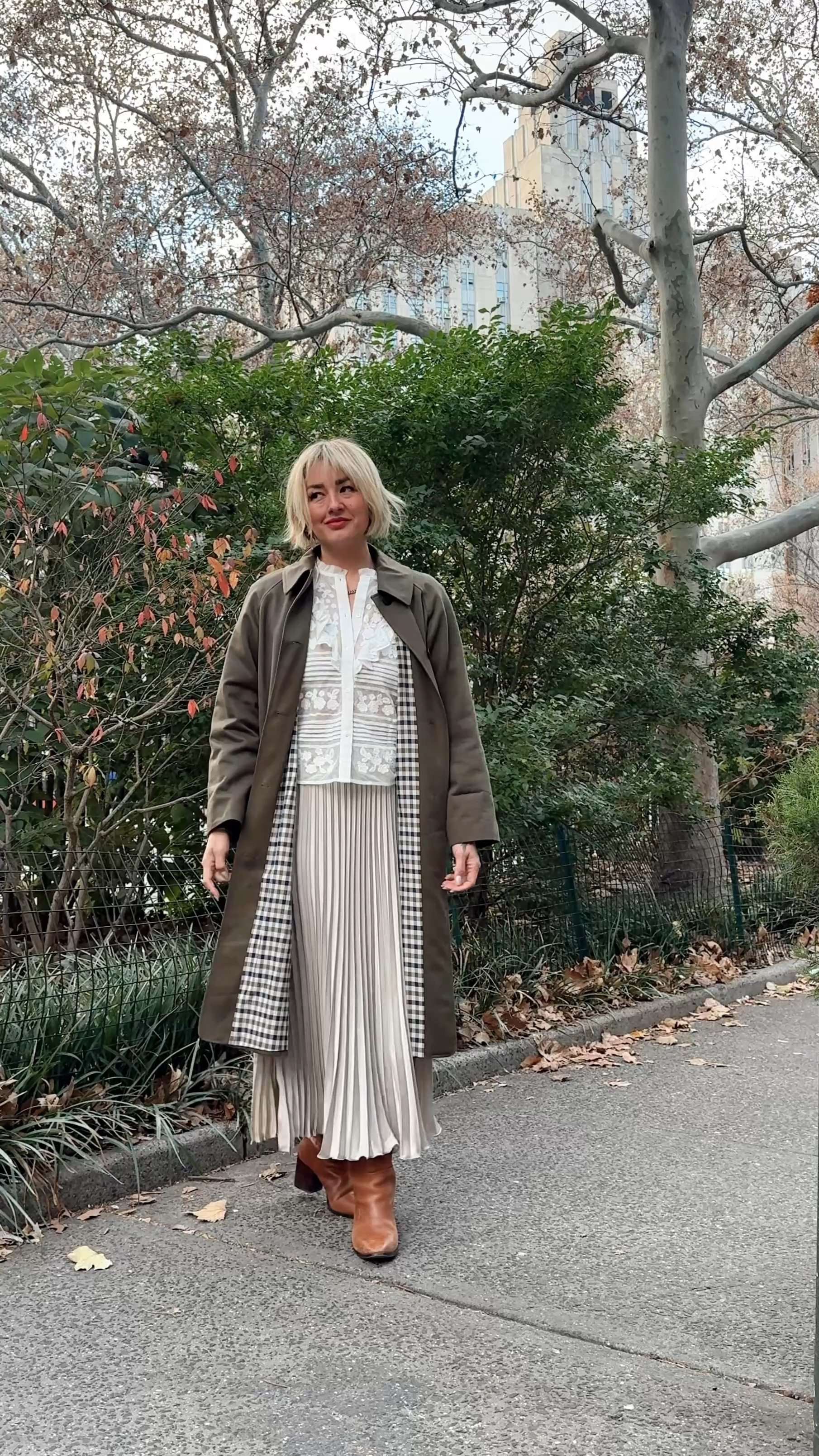 OOTD plus a special guest star 🤩

#LTKStyleTip #LTKMidsize #LTKHoliday