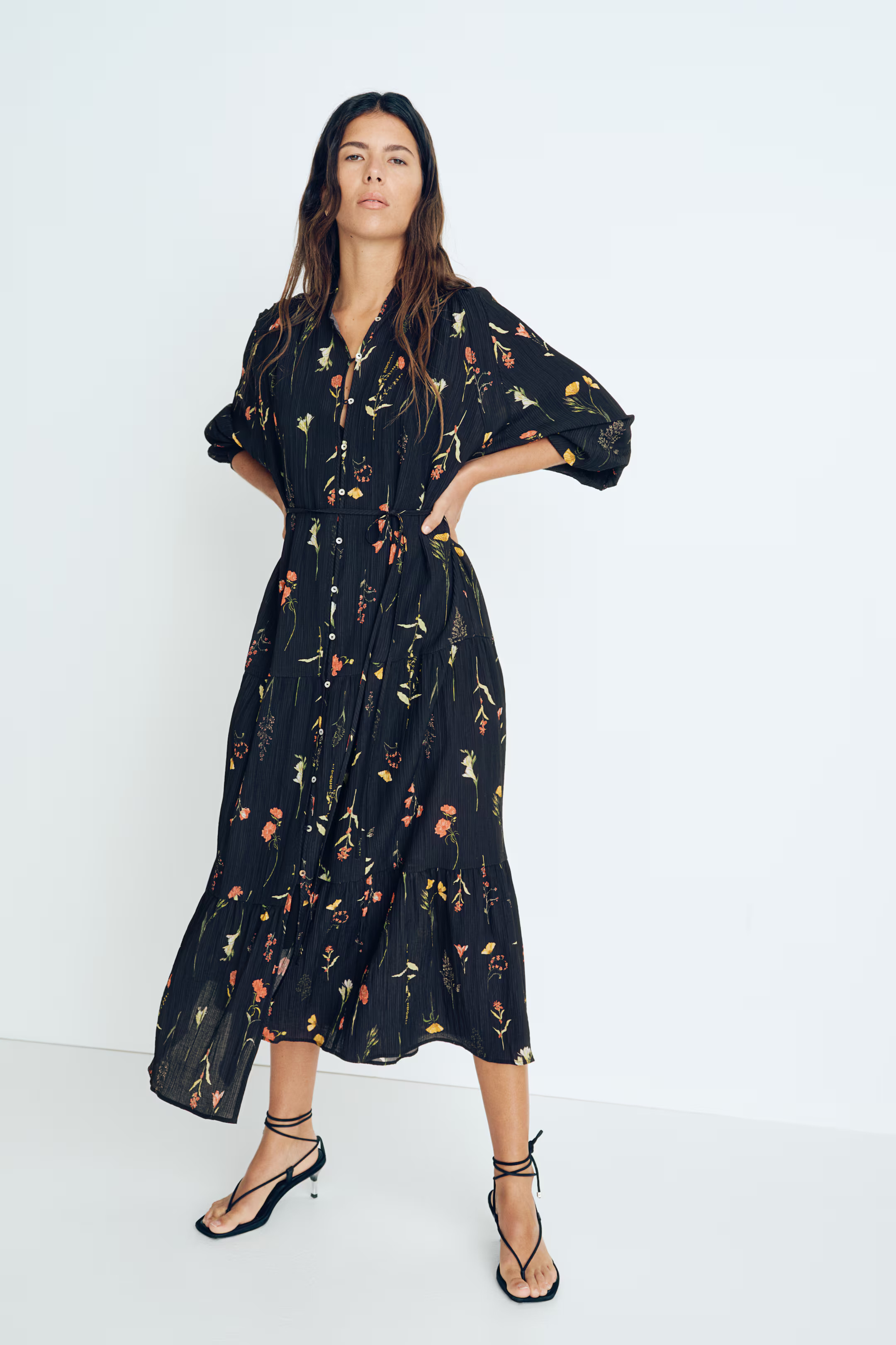 Oversized crinkled dress | H&M (UK, MY, IN, SG, PH, TW, HK)