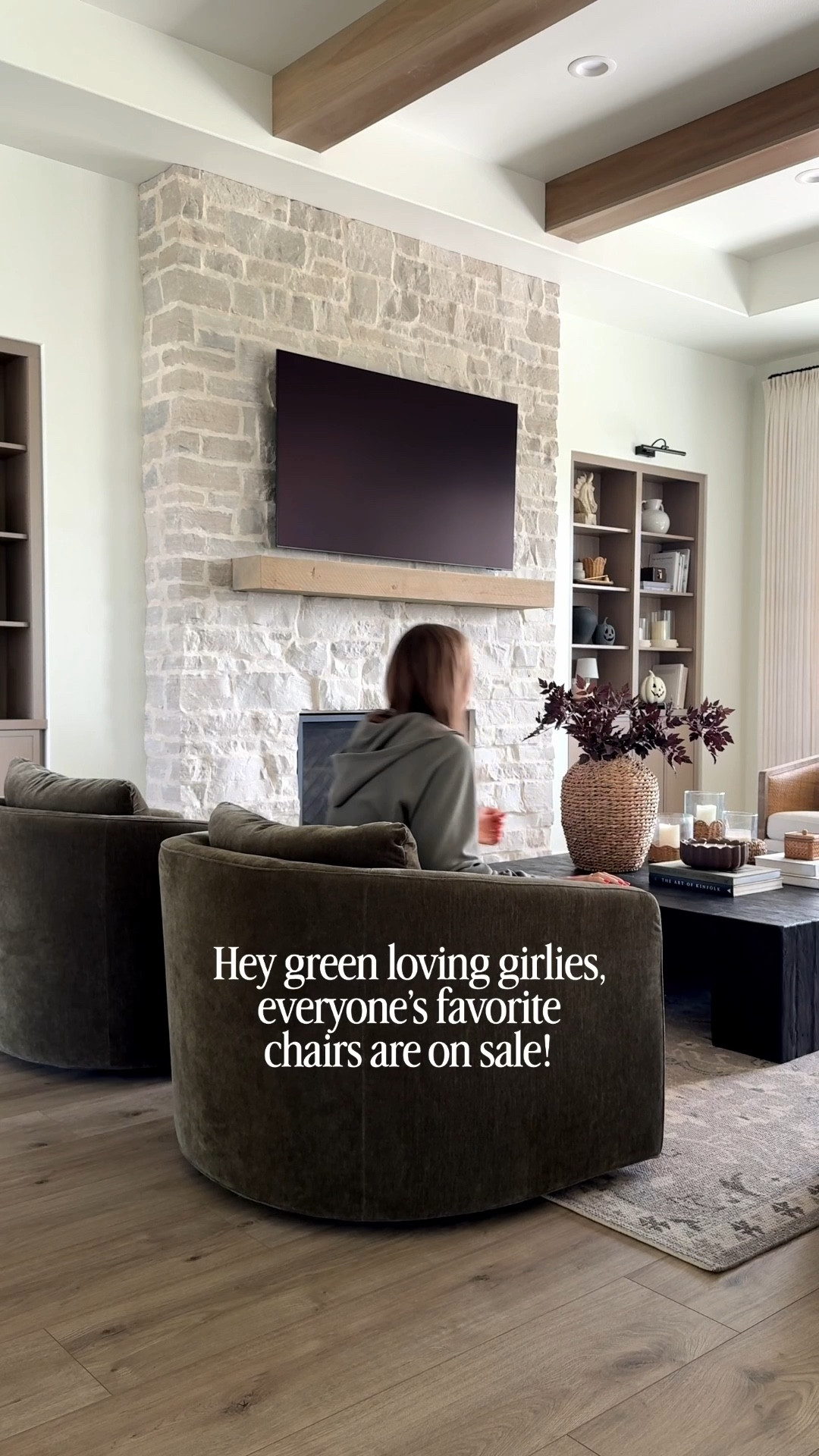 Everyone’s favorite dark green chairs are back in stock AND on sale! 🙌

These chairs were a splurge for us but the size and fabric make them so worth it. These chairs are available in two sizes and multiple fabric options. They are pet and kid friendly, the perfect spot to lounge!

#livingroom #livingroomchair #livingroomfurniture 


#LTKSaleAlert #LTKHome