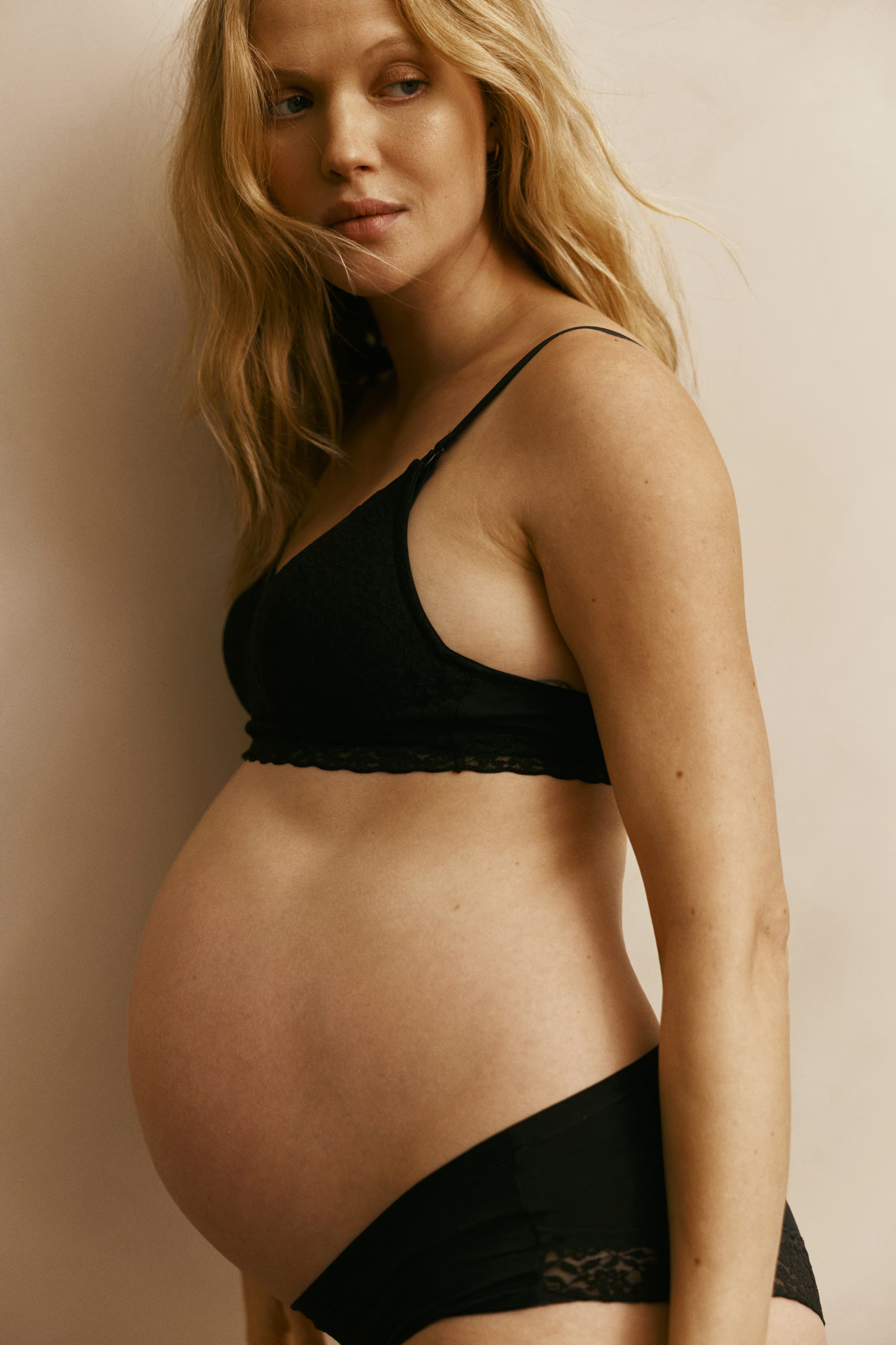 MAMA 2-pack padded lace nursing bras | H&M (UK, MY, IN, SG, PH, TW, HK)