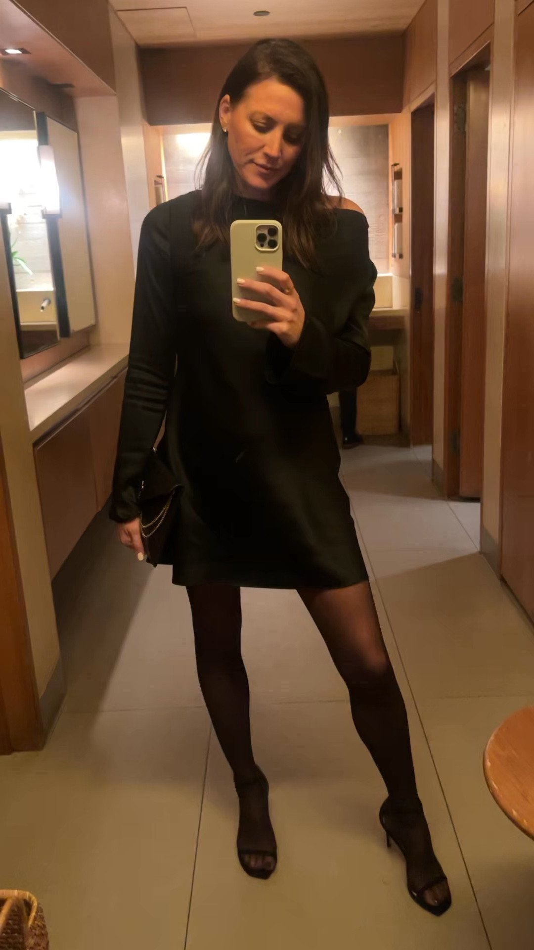 Reformation dress, holiday dress 

#LTKparties #LTKover40 #LTKHoliday