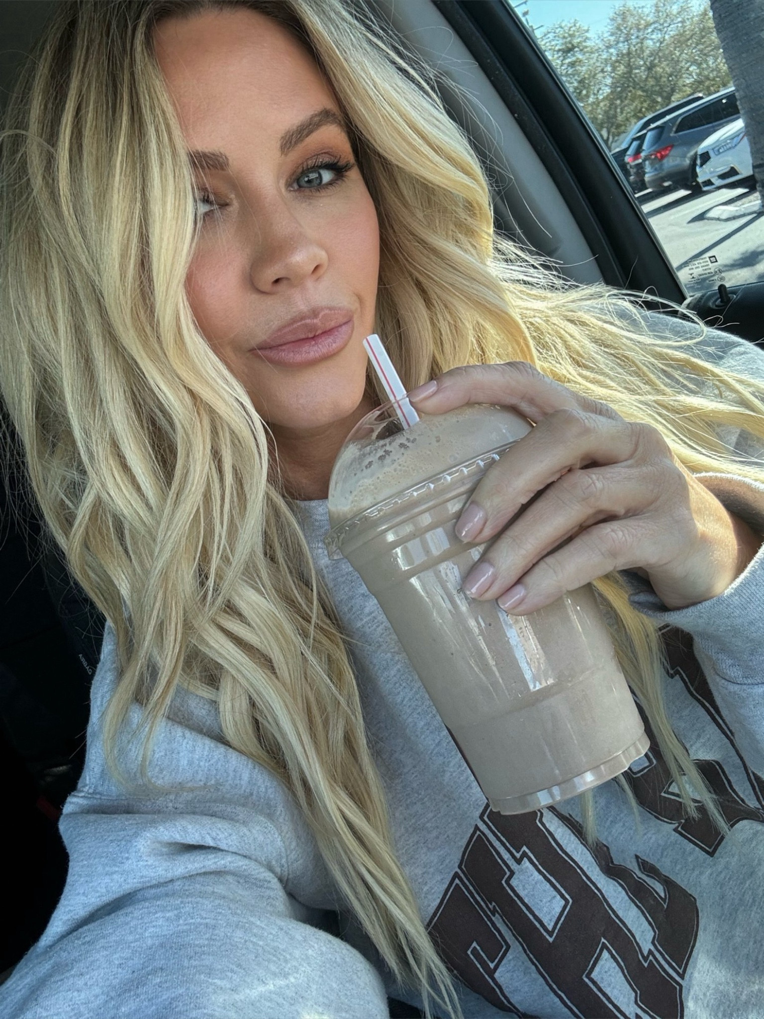 I’m doing a video on hair and makeup but til then 
Southern still works for 30% off the texture spray I used 
Shadow: smoky quartz
Liner: iconic nude and then on the rose (dibs one use Jess get 15% off ) 
Foundation : 7
Concealer ; n2
Under eye : rprisme rose 
Brows: brown 
Blush: born in Roma 
Body glow from
Today: high road highlight Jess gets 15% off 

#LTKfindsunder100 #LTKbeauty #LTKfindsunder50