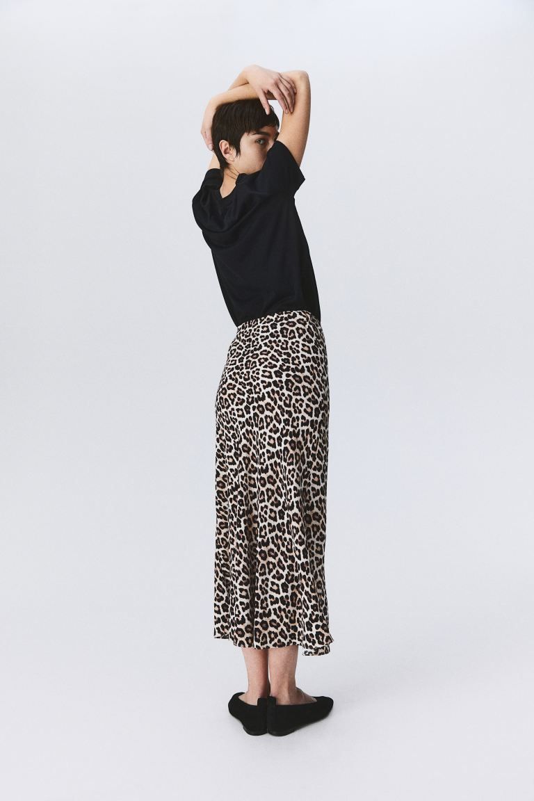 Viscose crêpe skirt - Light beige/Leopard print - Ladies | H&M GB | H&M (UK, MY, IN, SG, PH, TW, HK)