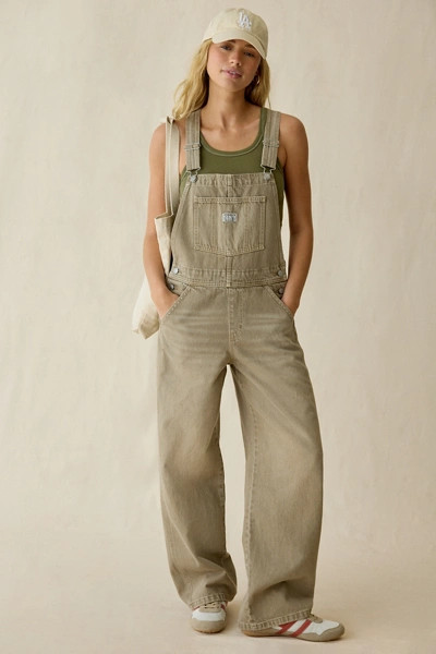 Levi’s® Full-Length Baggy Denim Overalls | Urban Outfitters (US and RoW)