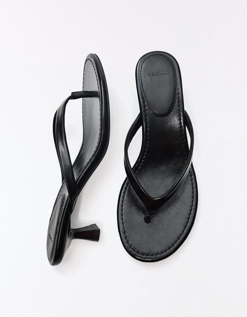 Heeled thong sandals - Women | Bershka UK