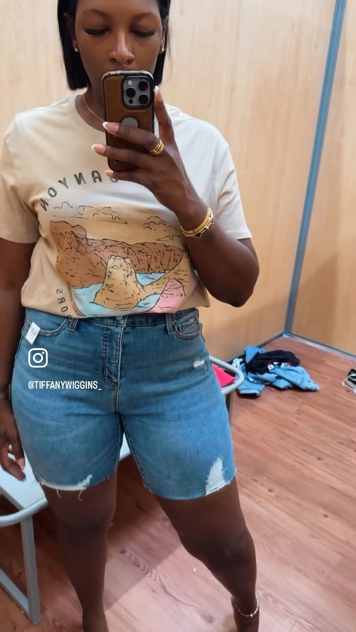 Walmart’s denim shorts are still giving! Shop them now before they are gone. 

#LTKstyletip #LTKfindsunder50 #LTKbeauty