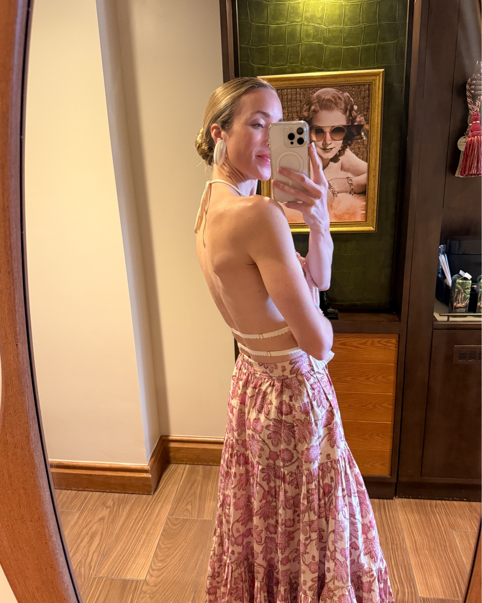 S top, XS sweater (wish I had S!), skirt is old Wiggy Kit—similar linked! 

#LTKootd #LTKSeasonal