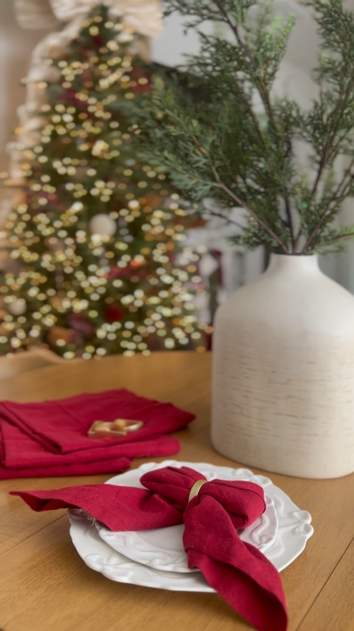 An easy diy bow napkin for holiday gatherings. ♥️✨

#LTKHome #LTKSeasonal #LTKHoliday