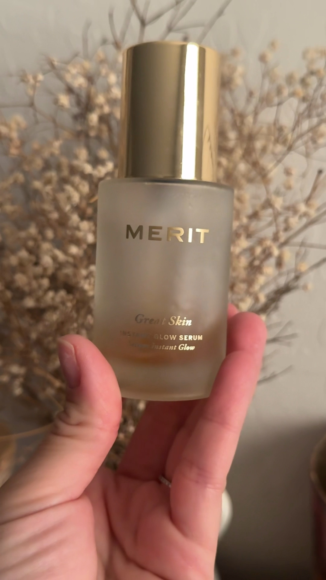Getting low on one of my favorite day time skincare serums, Great Skin by @merit . Thank goodness for their site wide 20% off sale & it applies to already discounted bundles !!!
( check out the complexion set 👏🏻) + there is a free gift with purchase.


They never have sales !!! If you’ve been wanting to try their products now is the perfect time. 

I’m an esthetician & have loved Merit for years now🫶🏻 because their products are formulated to EU standards eliminating any ingredients that may cause inflammation. 
