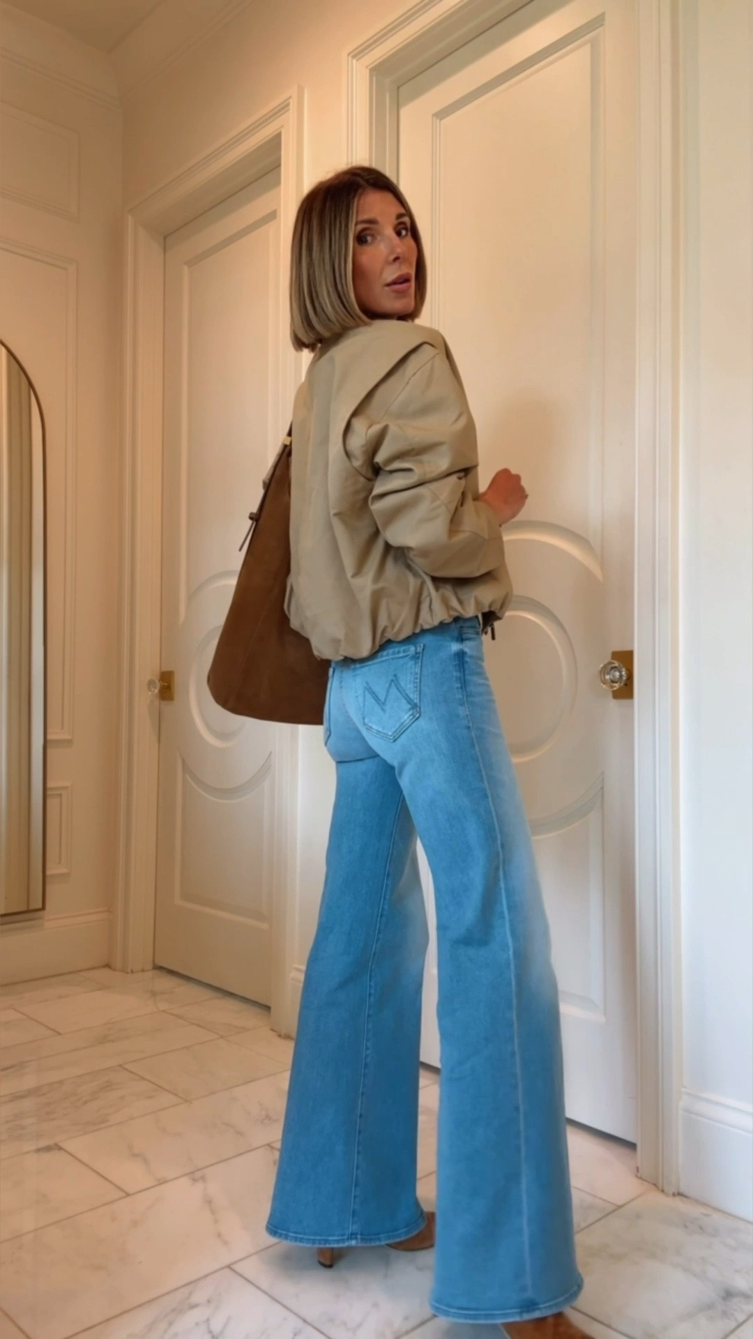 These are the jeans I recommend over and over. They hug you in all the right places, have the perfect slight stretch, and the wash is SO good. Back in stock just in time for fall!