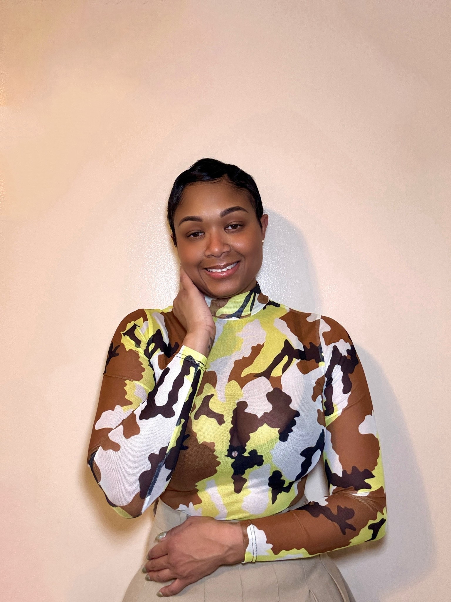 ✨Camo bodysuit✨

A perfect top to wear under a cute leather jacket or blazer.

Pair with:
•Clutch/handbag
•Heels/boots
•Pleated skirt/black jeans

Sizing 📏: Medium




#LTKstyletip #LTKwinter #LTKpetite