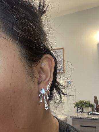 Rhinestone Decor Liquid Drip Shaped Stud Earrings | SHEIN