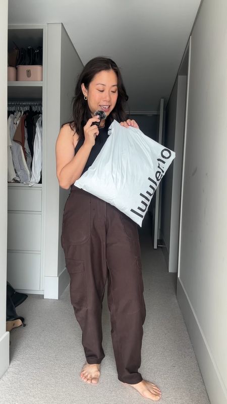 It’s a Lululemon unboxing! I try on 5 items that are both technical and form part of their casual range.  

Sizing for the items I tried:
Size S in the Asia fit flared pants (I’ve also linked the regular sized version in these pants)
Size S in the ultrasoft nulu longsleeve
Size US 6 in the hiking base layer top 
Size US 6 in the align shorts 
size S in the Bermuda shorts.

Sizing for the items I’m wearing at the beginning of this video are: size S in the long line bra and a size 26 in the cargo pants. 

[AD]

#LTKActive #LTKfitness #LTKVideo