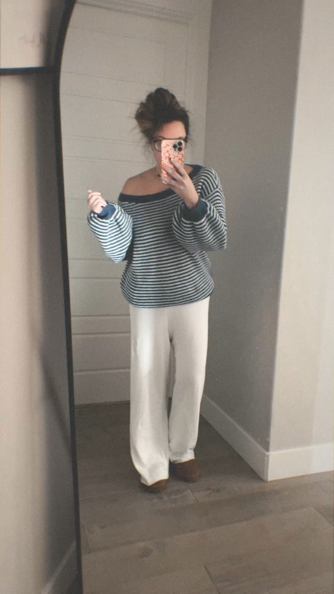 The fit and quality of this SHEIN sweater?! Omg chef kiss 💋 I sized up to a large for an oversized look. Great for snuggly winter weather, pictures, or work with slacks or jeans and boots. They even have a matching tween size, perfect for family photos    

Sizing 5’6” 
Midsize M 8-10 
Waist 30 
Bust 38DD 


#LTKWatchNow #LTKMidsize #LTKOver40