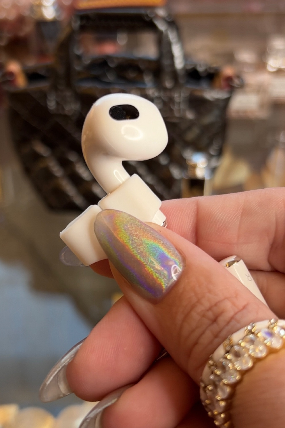 Amazon Apple Airpod Necklace Chain Holder so you don’t lose them 

#amazonmusthaves #amazon #amazonfinds #appleairpods #appleaccessories

#LTKfamily #LTKunder50 #LTKGiftGuide