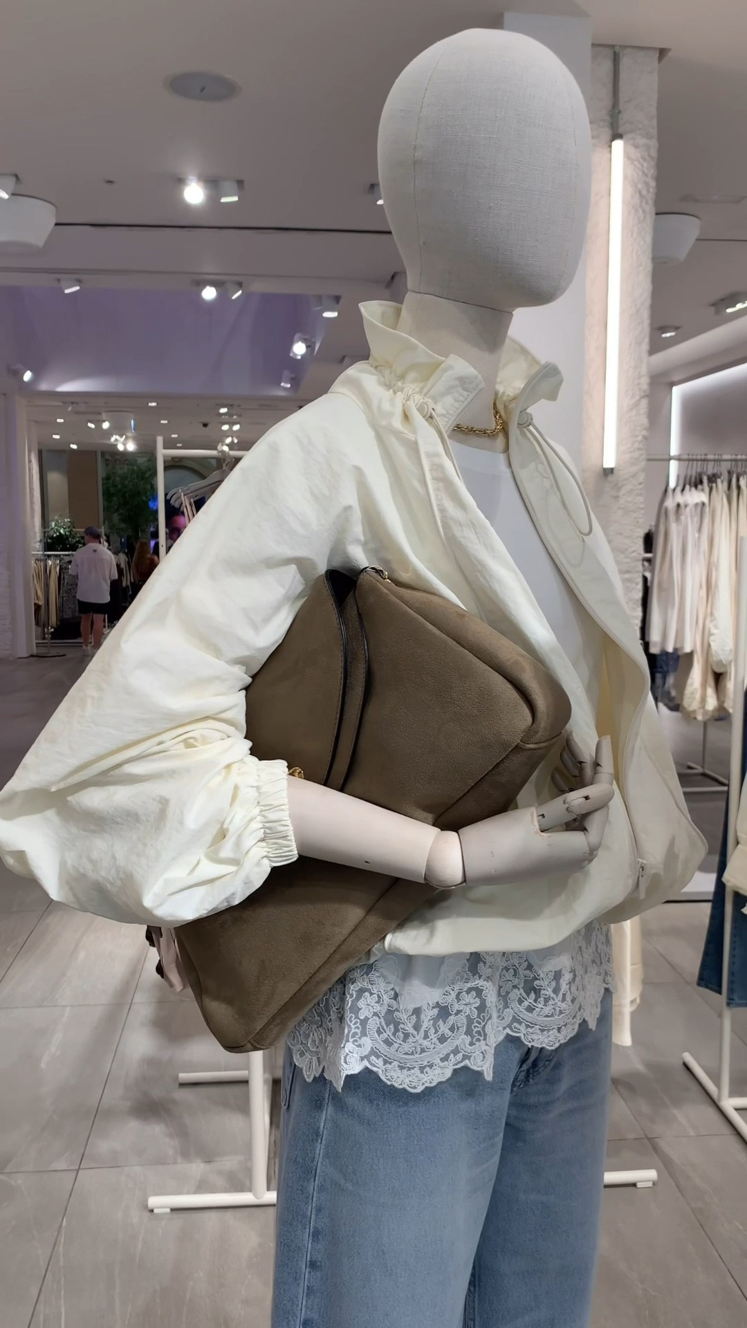 Chic & basic bomber jacket 🖤

Tags: summer outfits, pre-fall, early fall, fall jacket, casual look, capsule wardrobe, high street.

#LTKsummer #LTKautumn #LTKstyletip