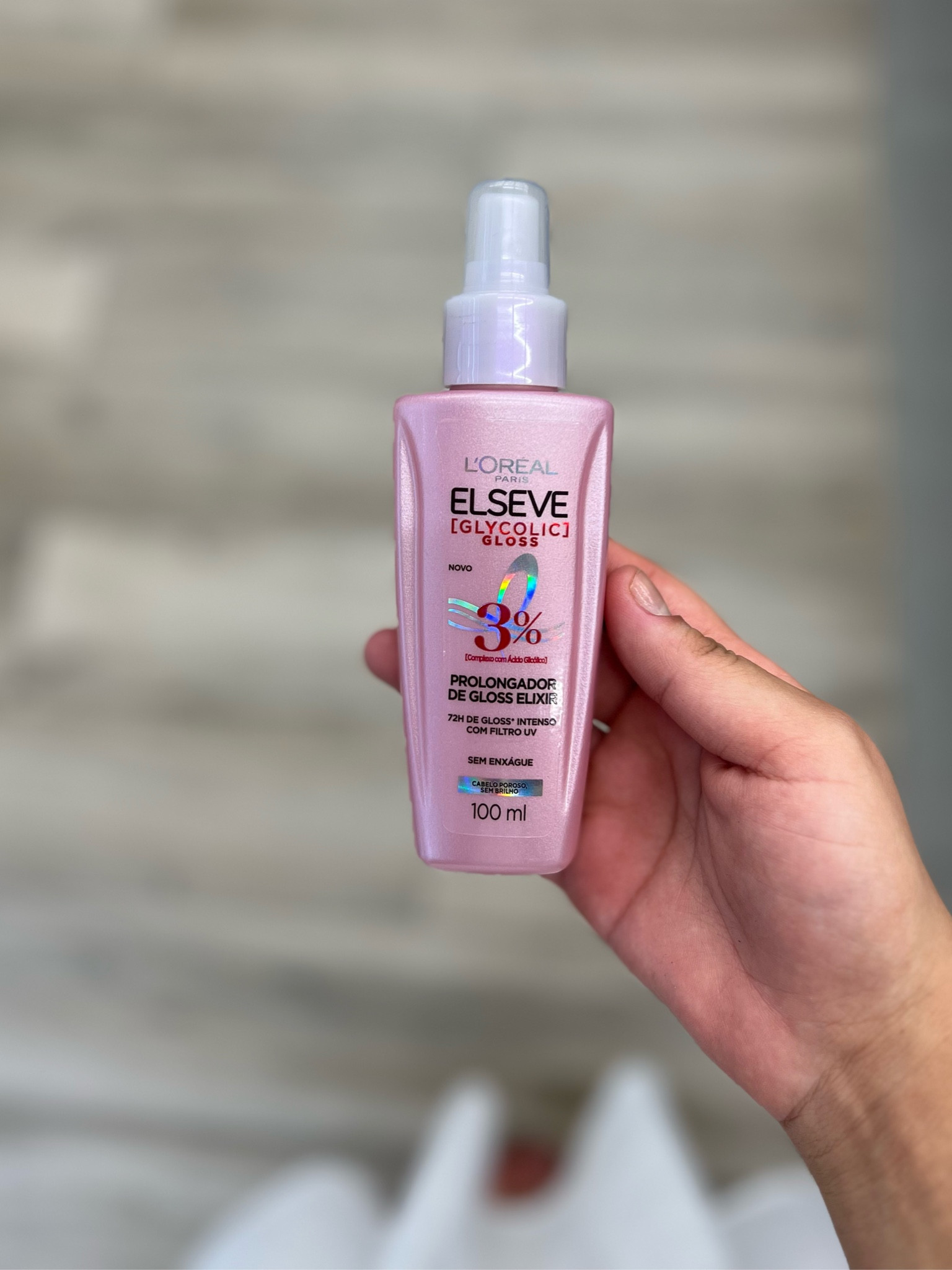 O Sérum Prolongador de Gloss Glycolic Gloss de L’Oréal Paris é um sérum capilar que proporciona 3X mais brilho, resistindo a até 6 lavagens. Seu uso regular resulta em cabelos visivelmente saudáveis e alinhados
A aplicação do produto sela intensamente os fios, preenchendo as falhas da fibra capilar. Na superfície, lamina a cutícula, alinhando-a para refletir a luz, proporcionando um brilho gloss inigualável por até 72 horas

#LTKbrasil #LTKbeauty