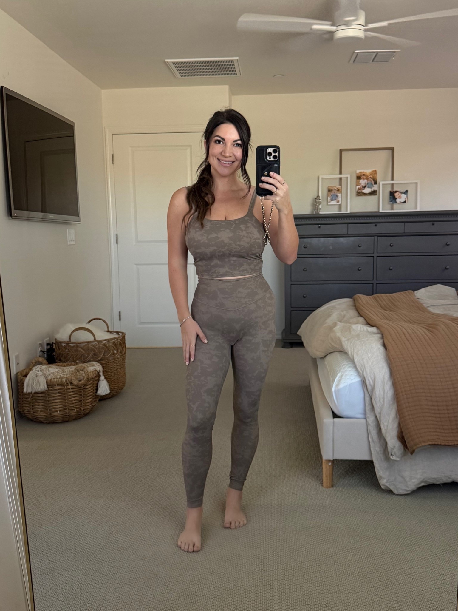 Current obsession: neutral camo + a good lift.
Comfy enough for errands, supportive enough for leg day.

#amazonstyle #ltkstyle #activewearaddict #neutralvibes #fitmom #athleisurelook #amazonmusthaves #workoutwear #everydayathleisure