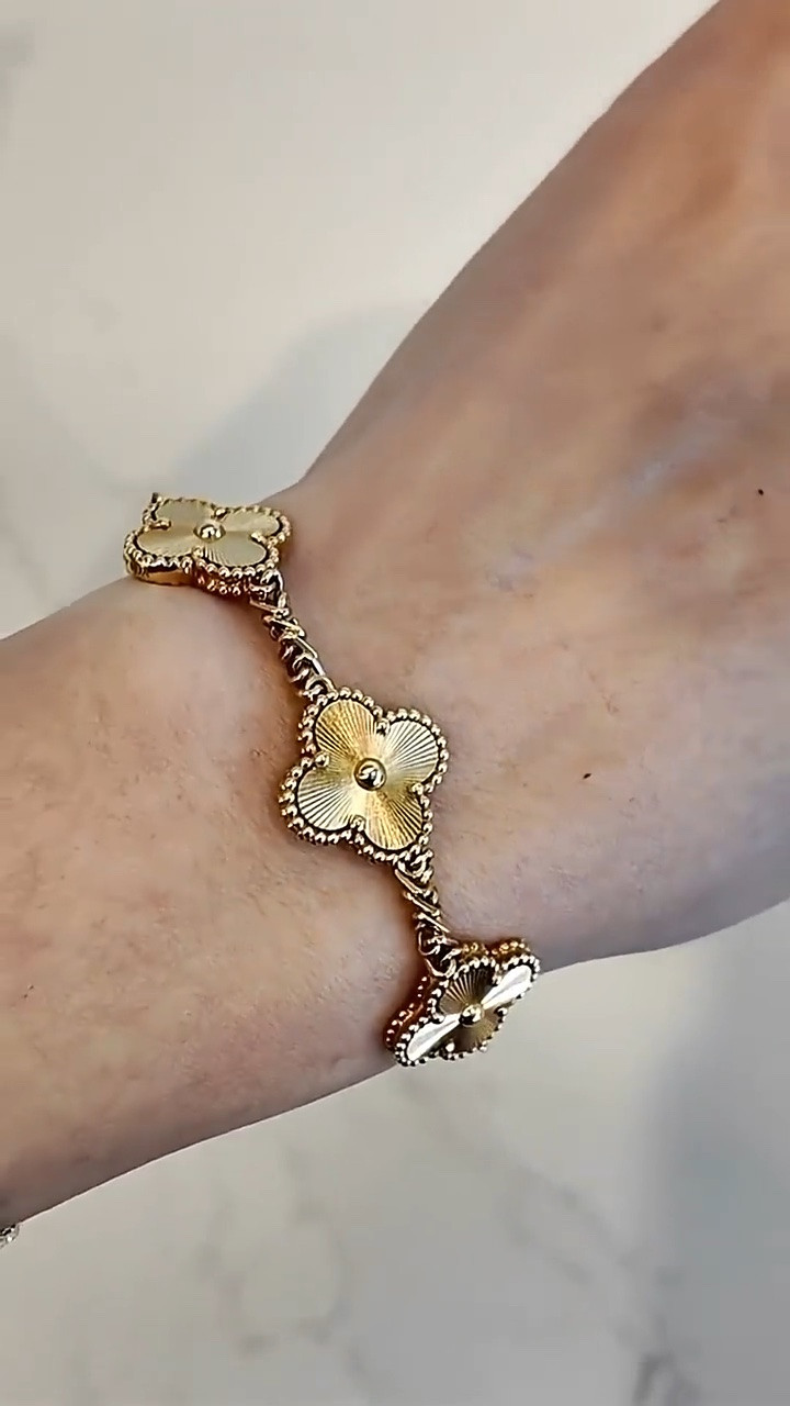 How to wear van Cleef and Arpels bracelet without resizing

#LTKmomlife #LTKOver40 #LTKWedding