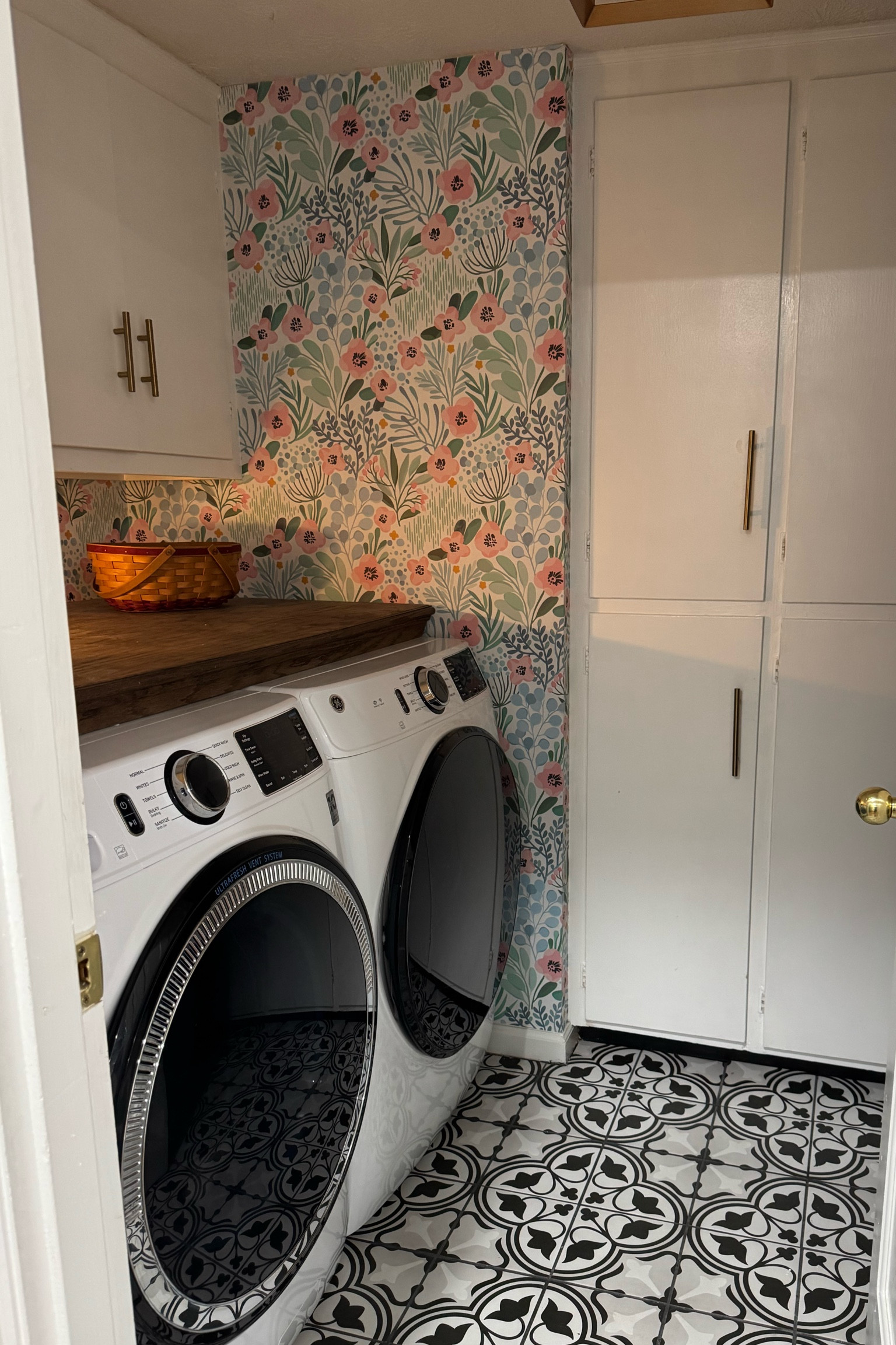 Laundry room refresh. 

#LTKHome