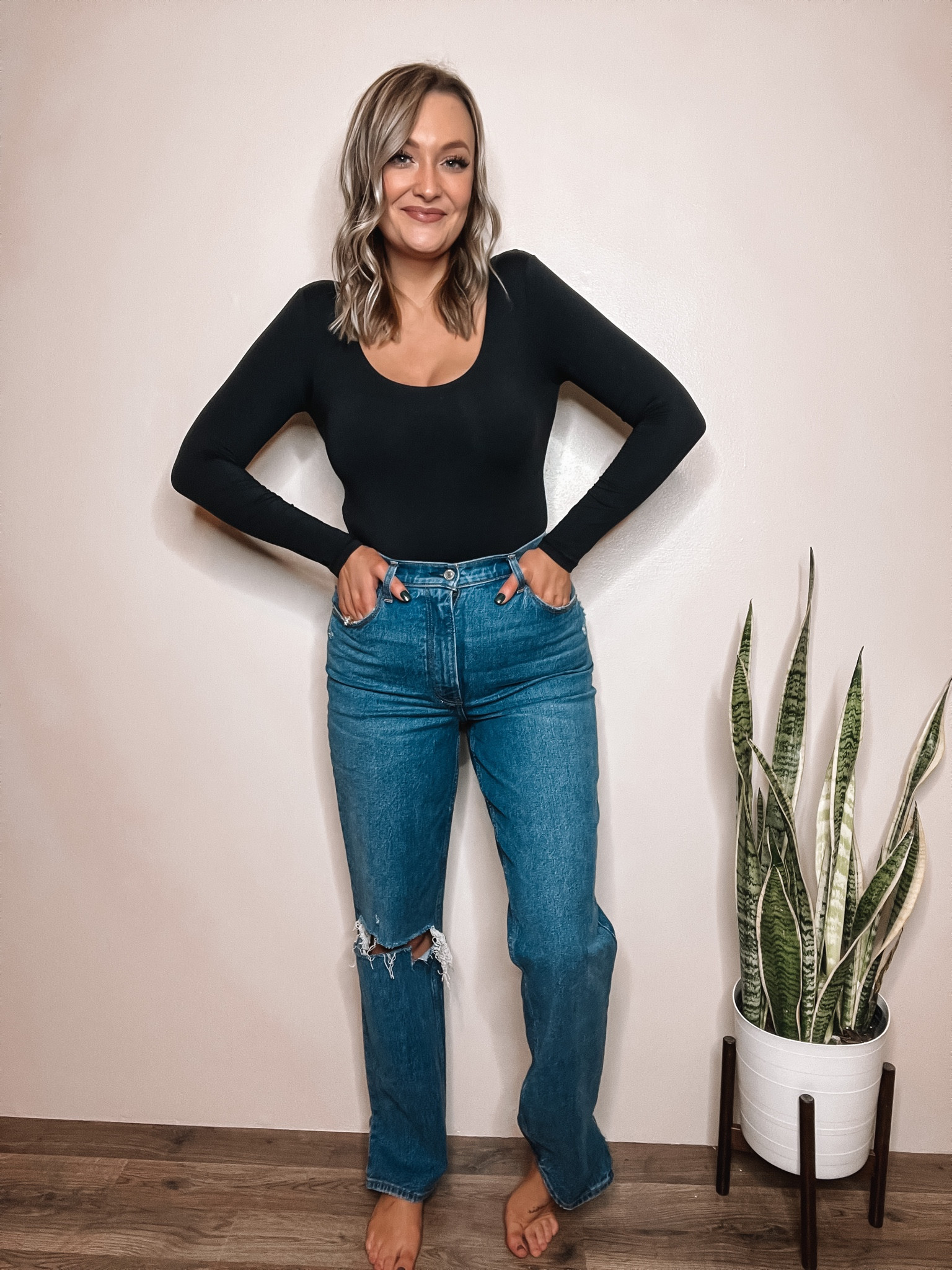 Abercrombie Curve love 90’s straight jeans!! 😍

I’m wearing a 30L here! 

#LTKsalealert #LTKmidsize #LTKSale